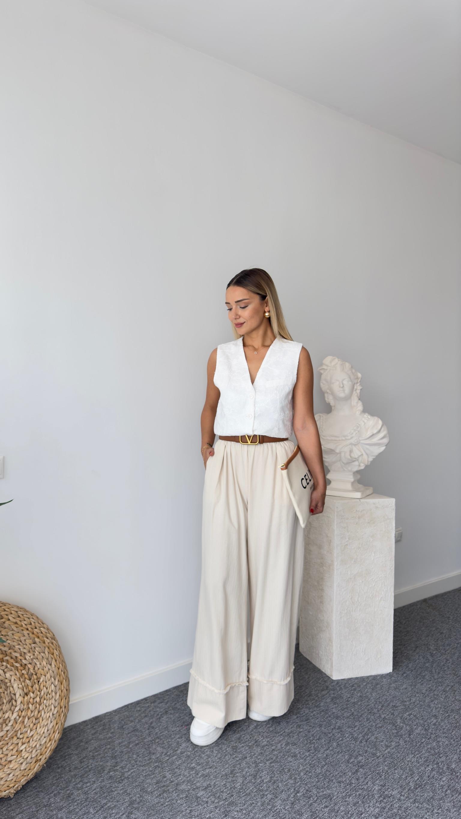 Paça Detaylı Bej Gabardin Pantolon