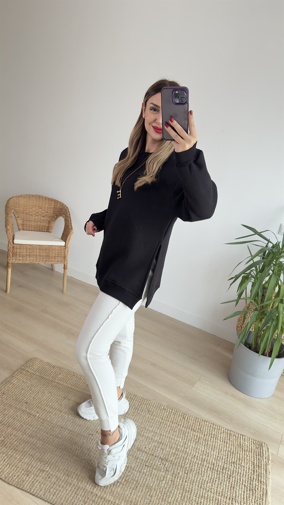 Yanları Yırtmaçlı Siyah Basic Sweat