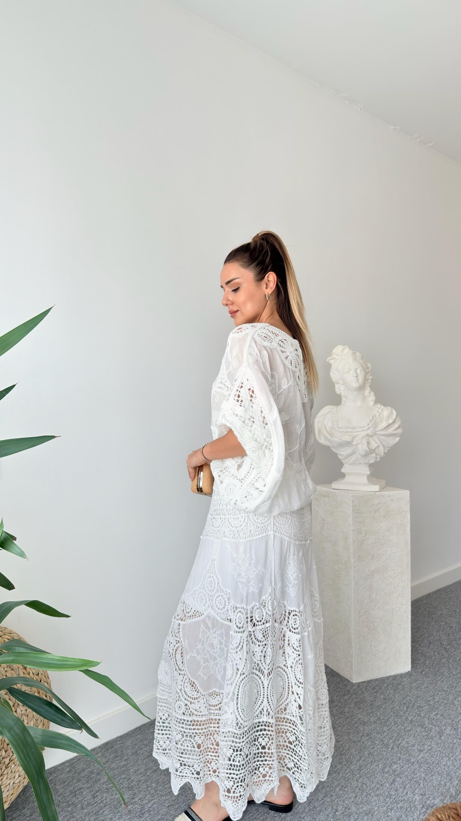 Luwre Tasarım Dantel Detaylı Bluz