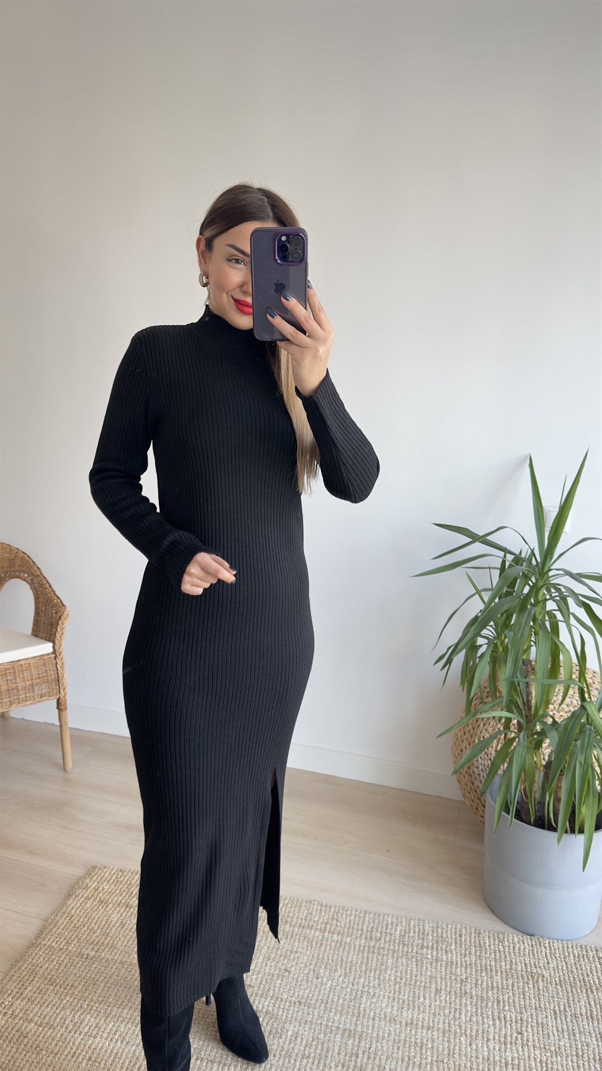 Yırtmaçlı Siyah Triko Elbise 
