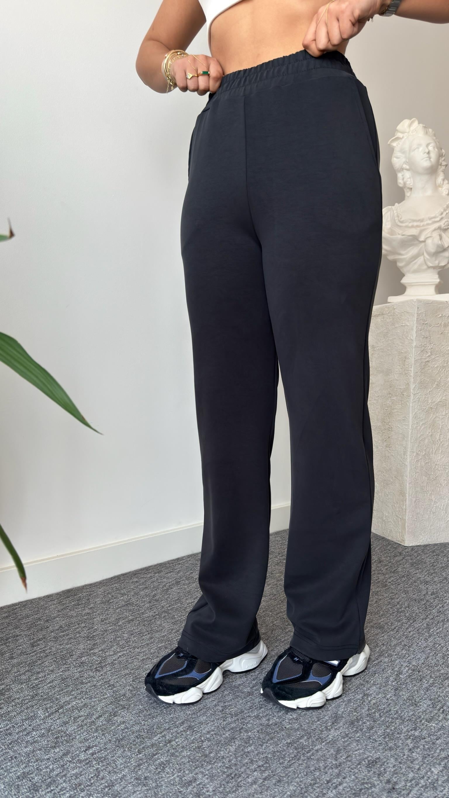 Lilda Cep Detaylı Siyah Modal Takım