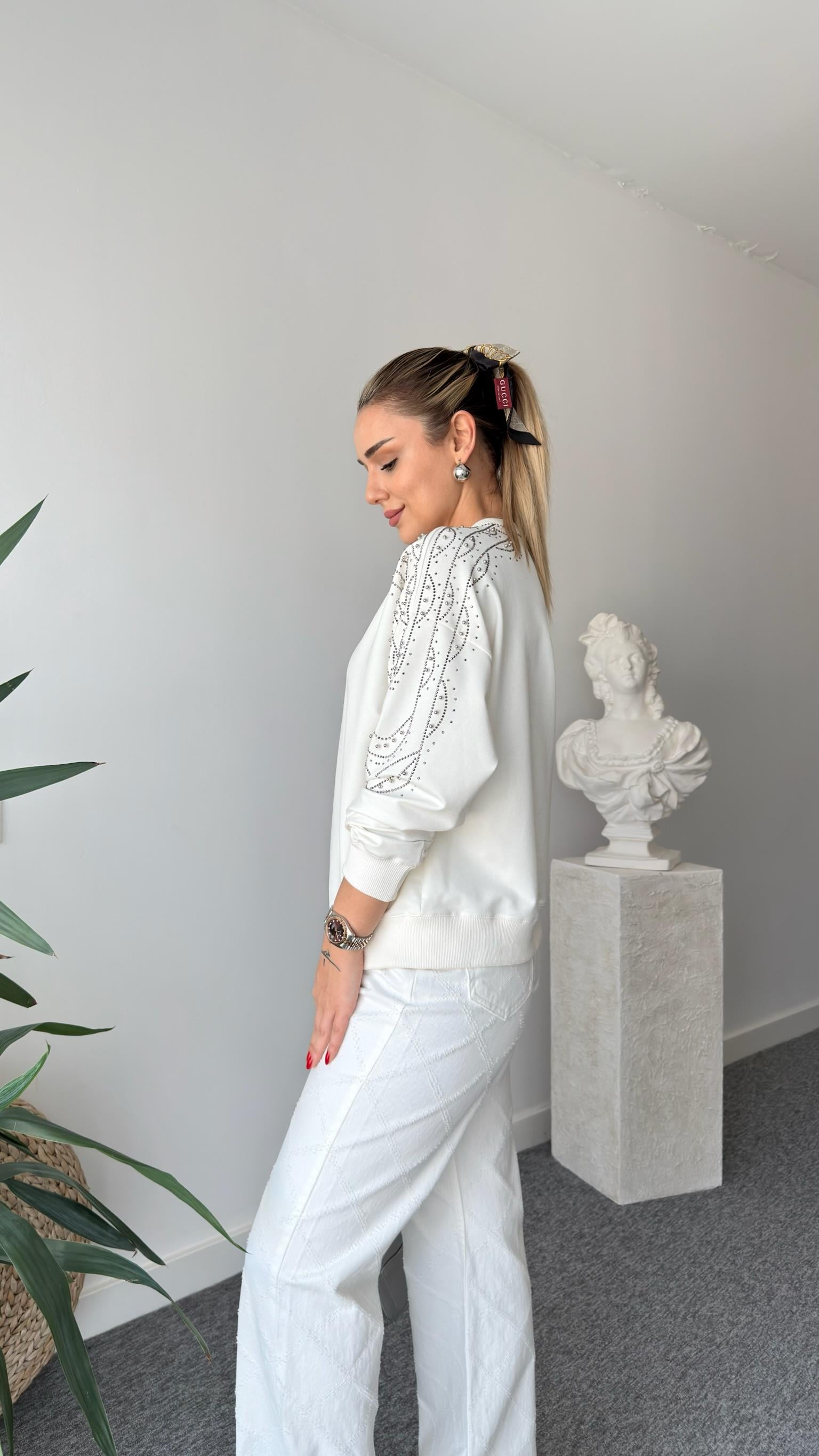 Beyaz Gausi Kollar Taşlı Sweatshirt