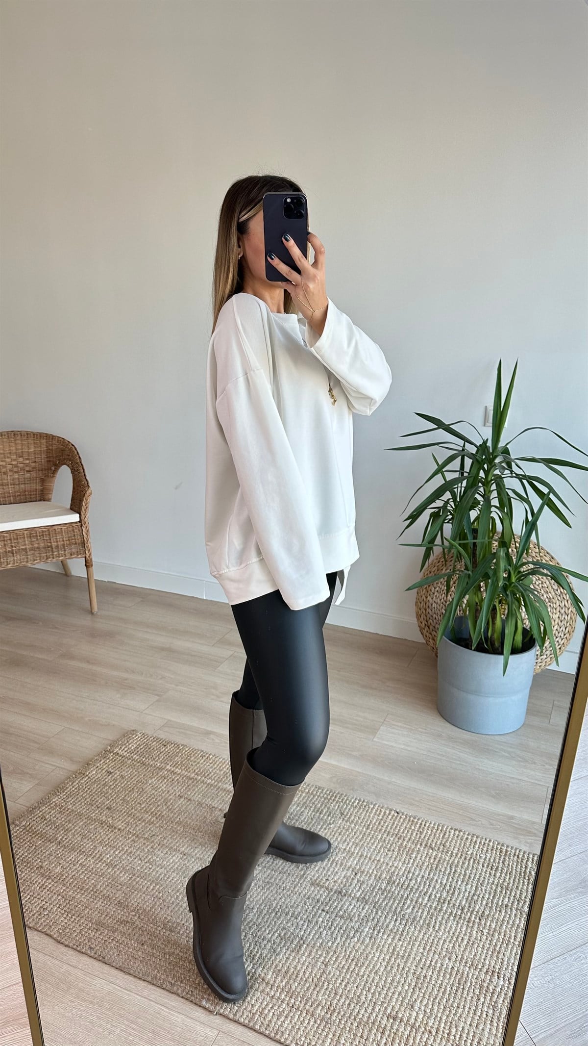 İki İplik Asimetrik Beyaz Basic Sweat
