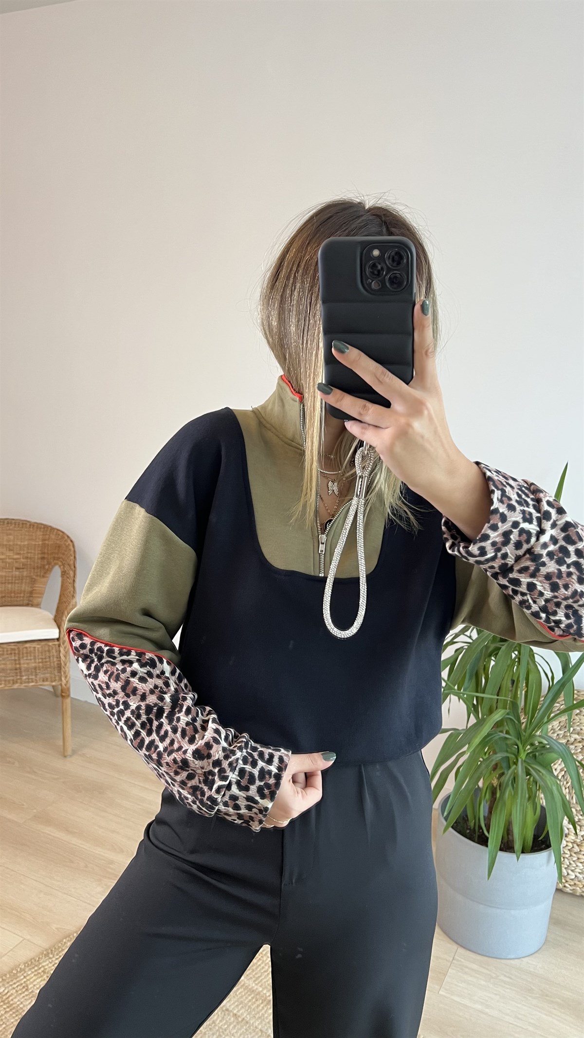 Yarım Fermuar Leopar Detay Sweat