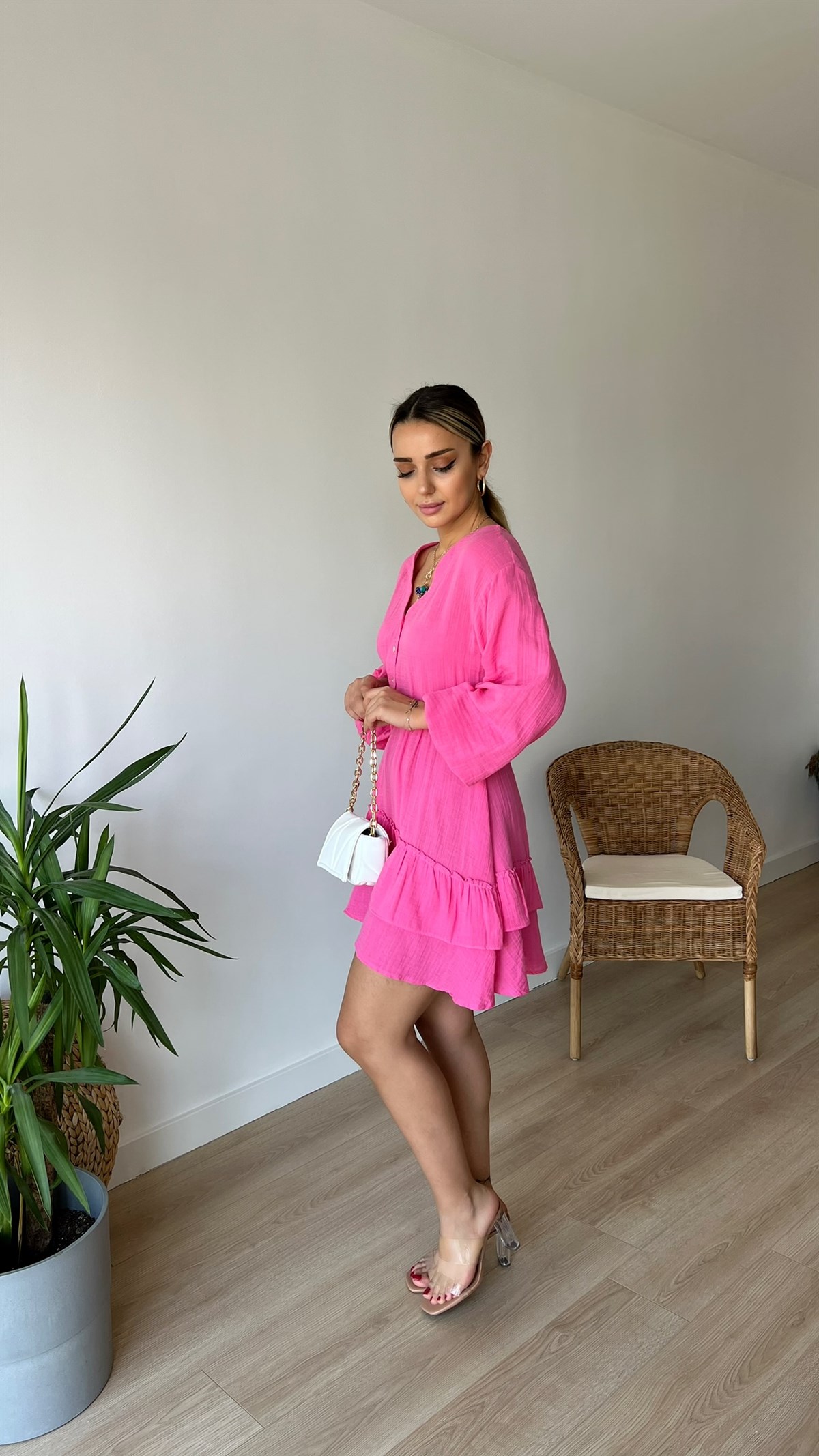Etek Ucu Volanlı Pembe Keten Elbise