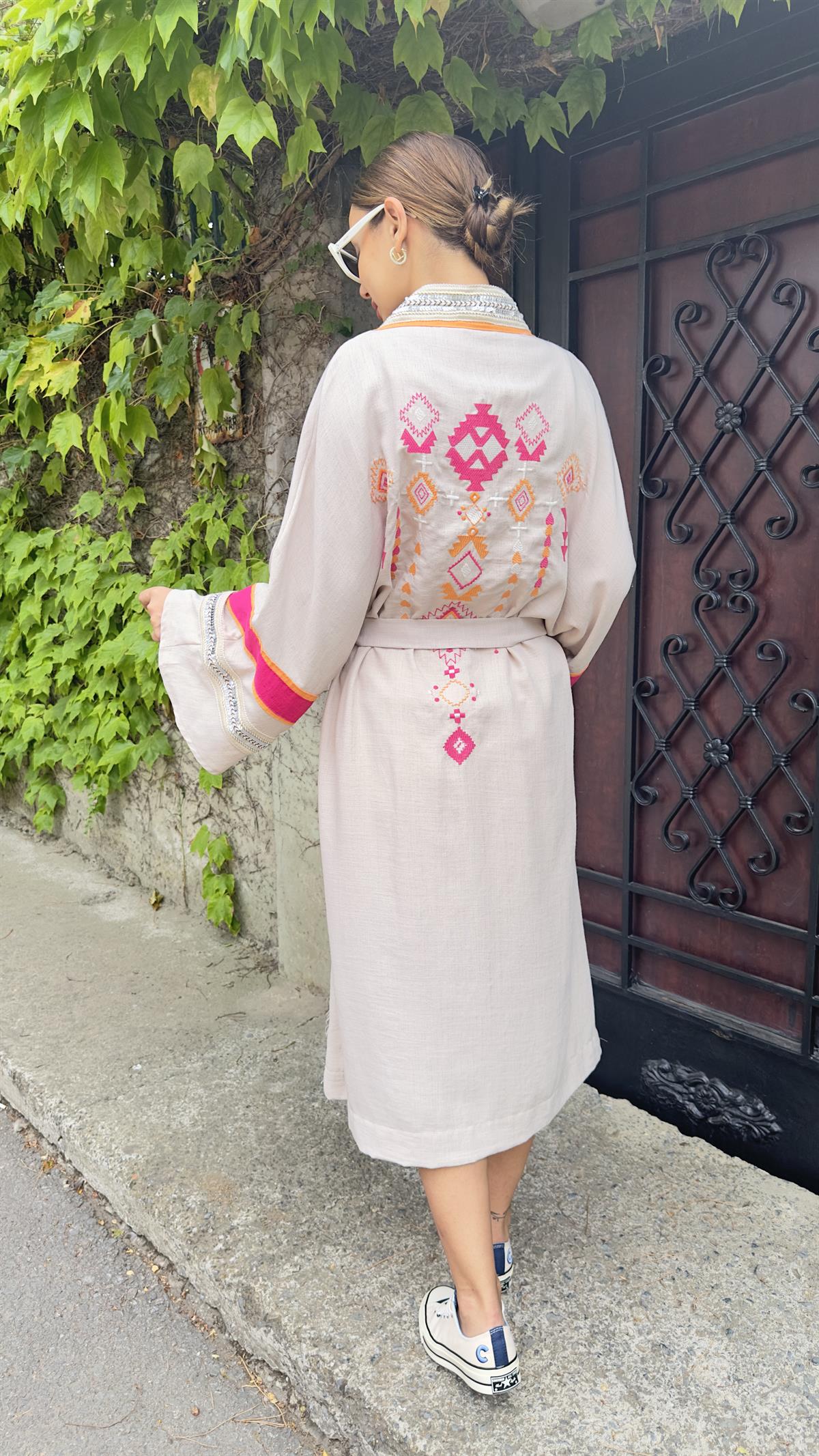 Qens İşlemeli Tasarım Kimono