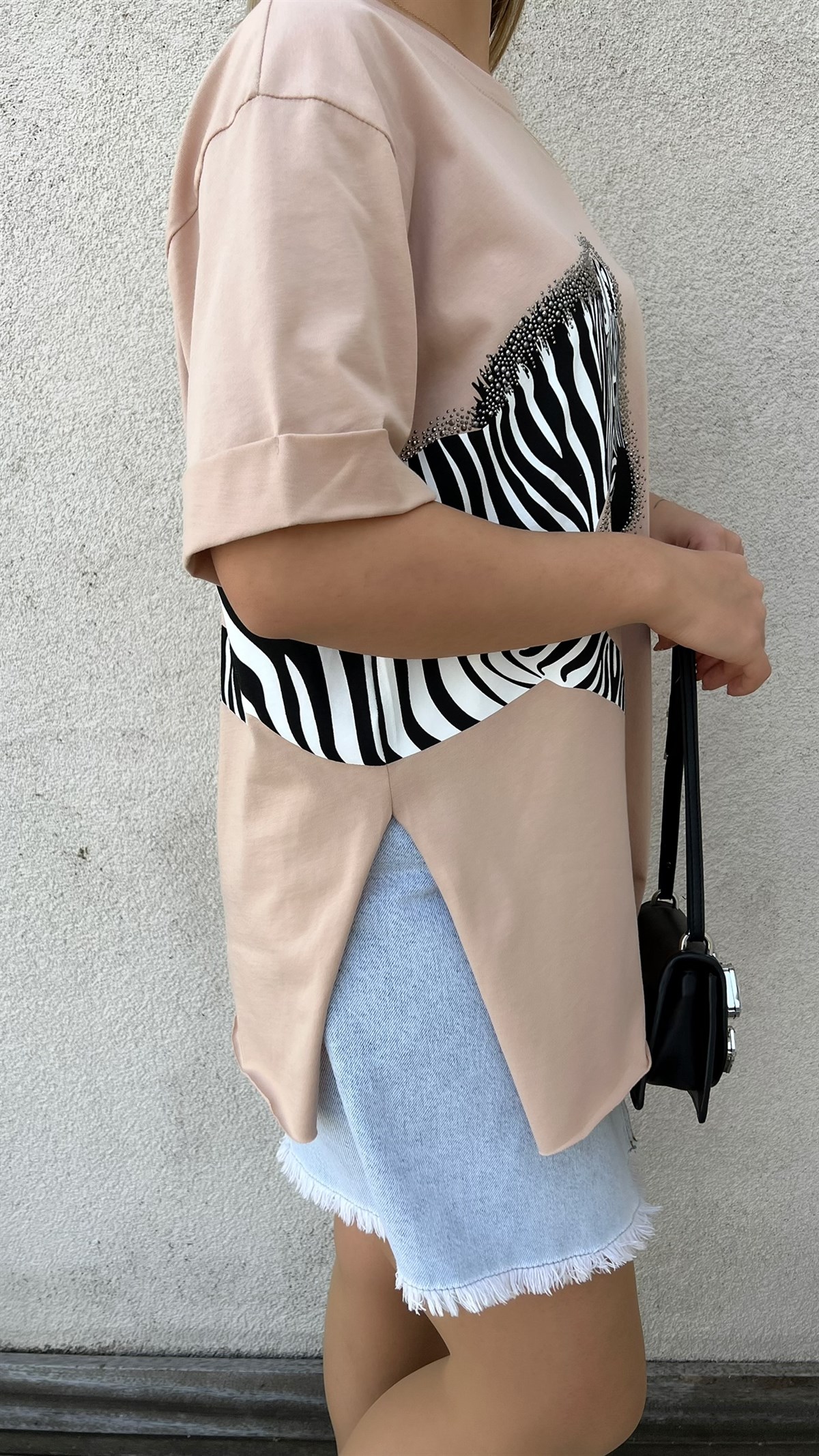 Yırtmaçlı Zebra Desen Bej Tshirt