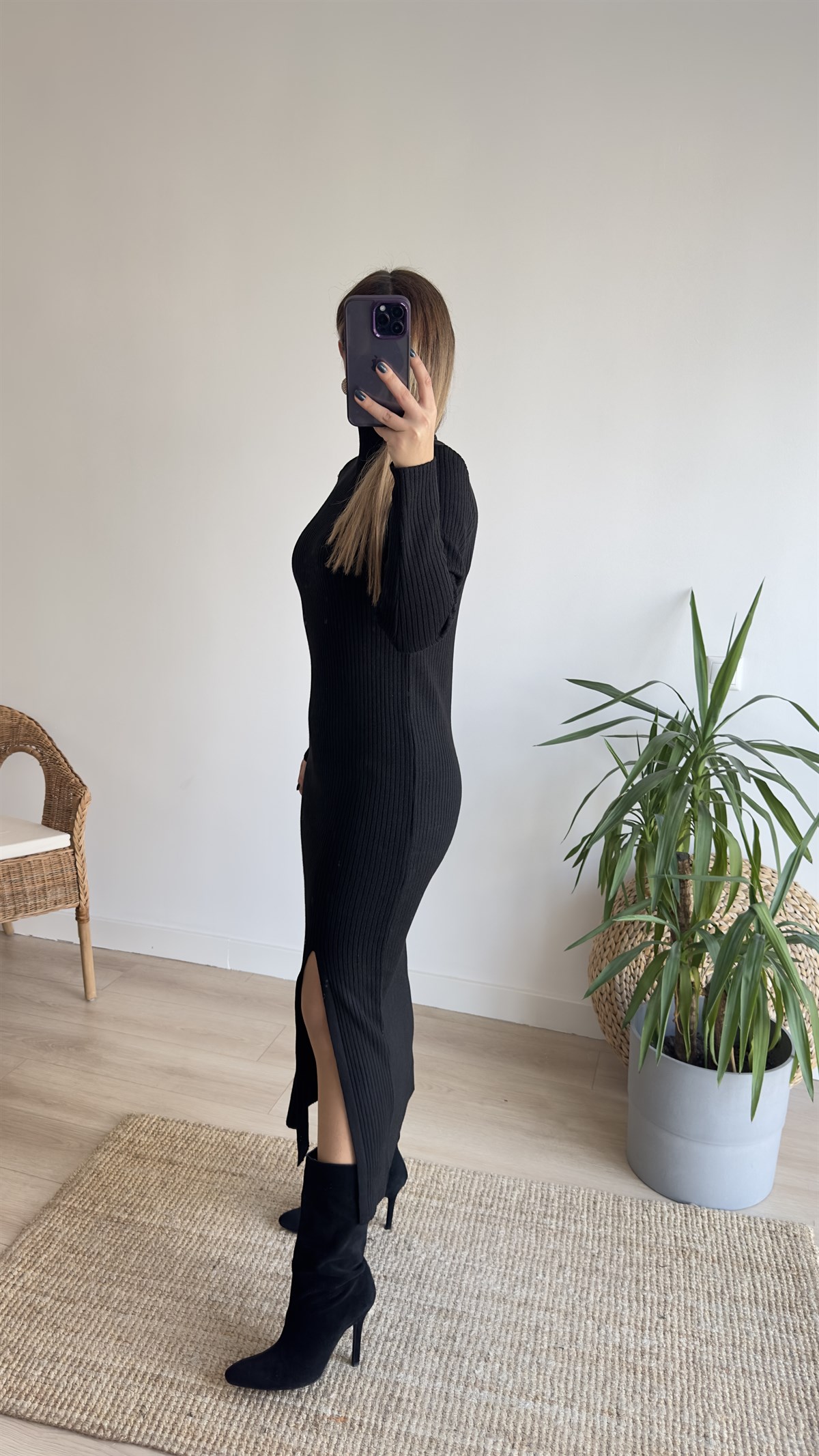 Yırtmaçlı Siyah Triko Elbise 