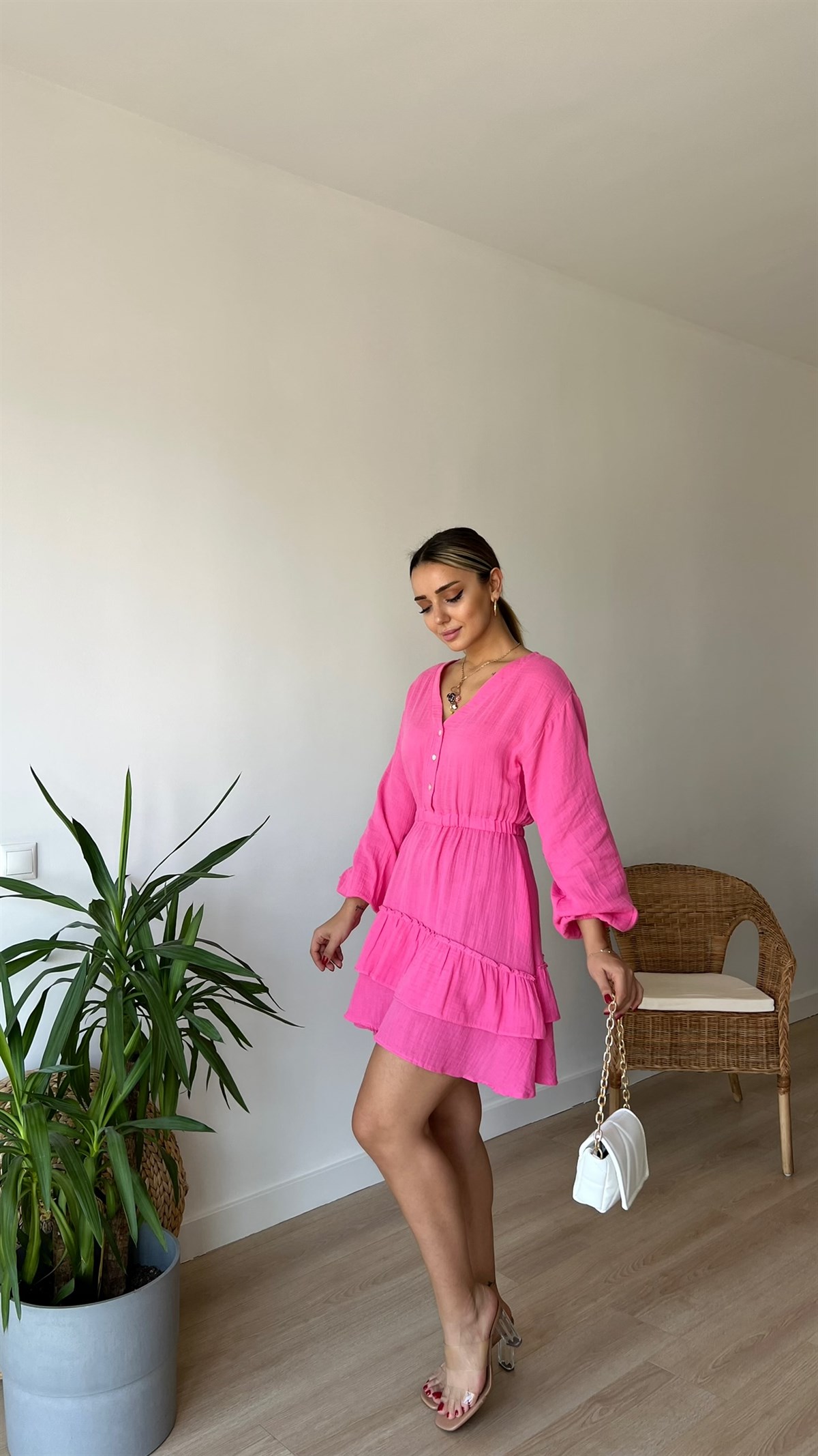Etek Ucu Volanlı Pembe Keten Elbise