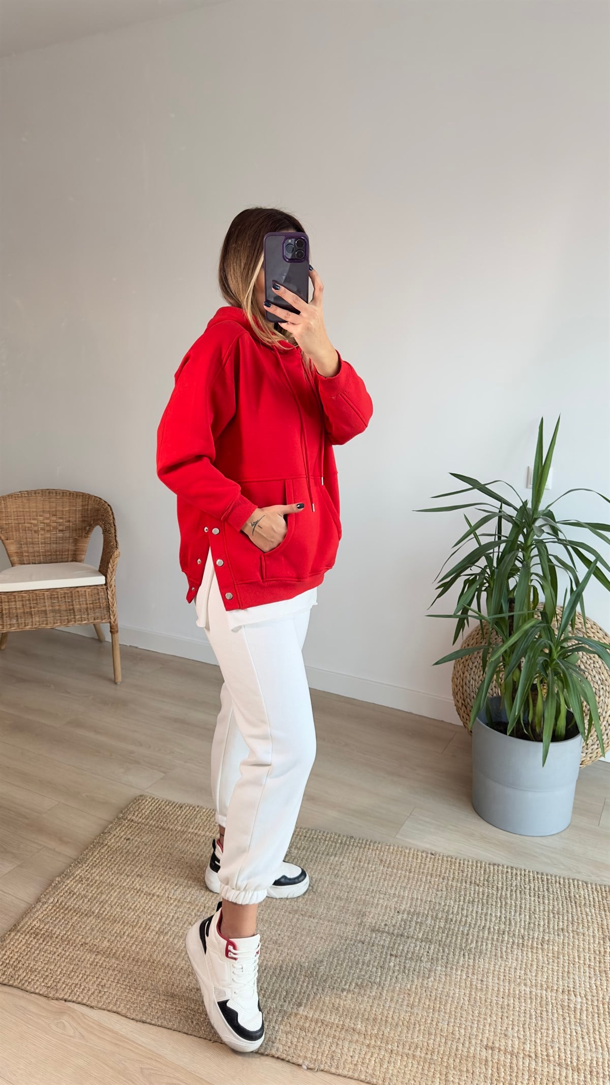 Yanları Çıtçıtlı Kırmızı Basic Sweat