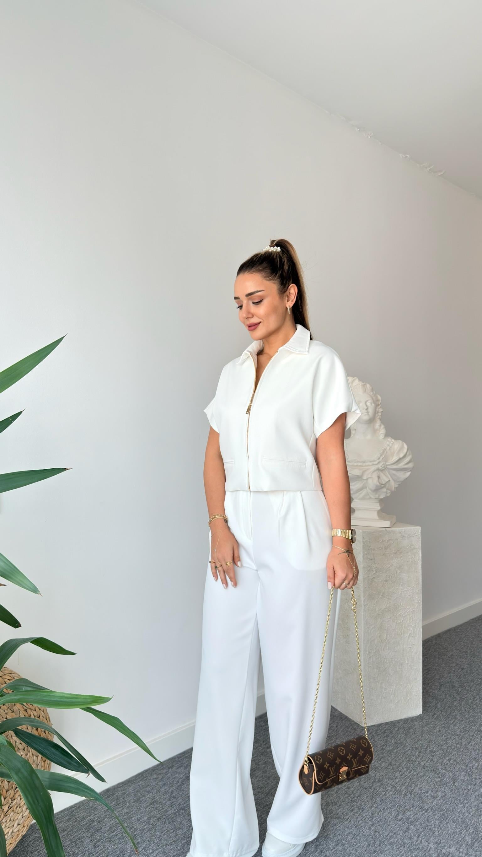 Beyaz Fermuarlı Zra Model Ceket Takım