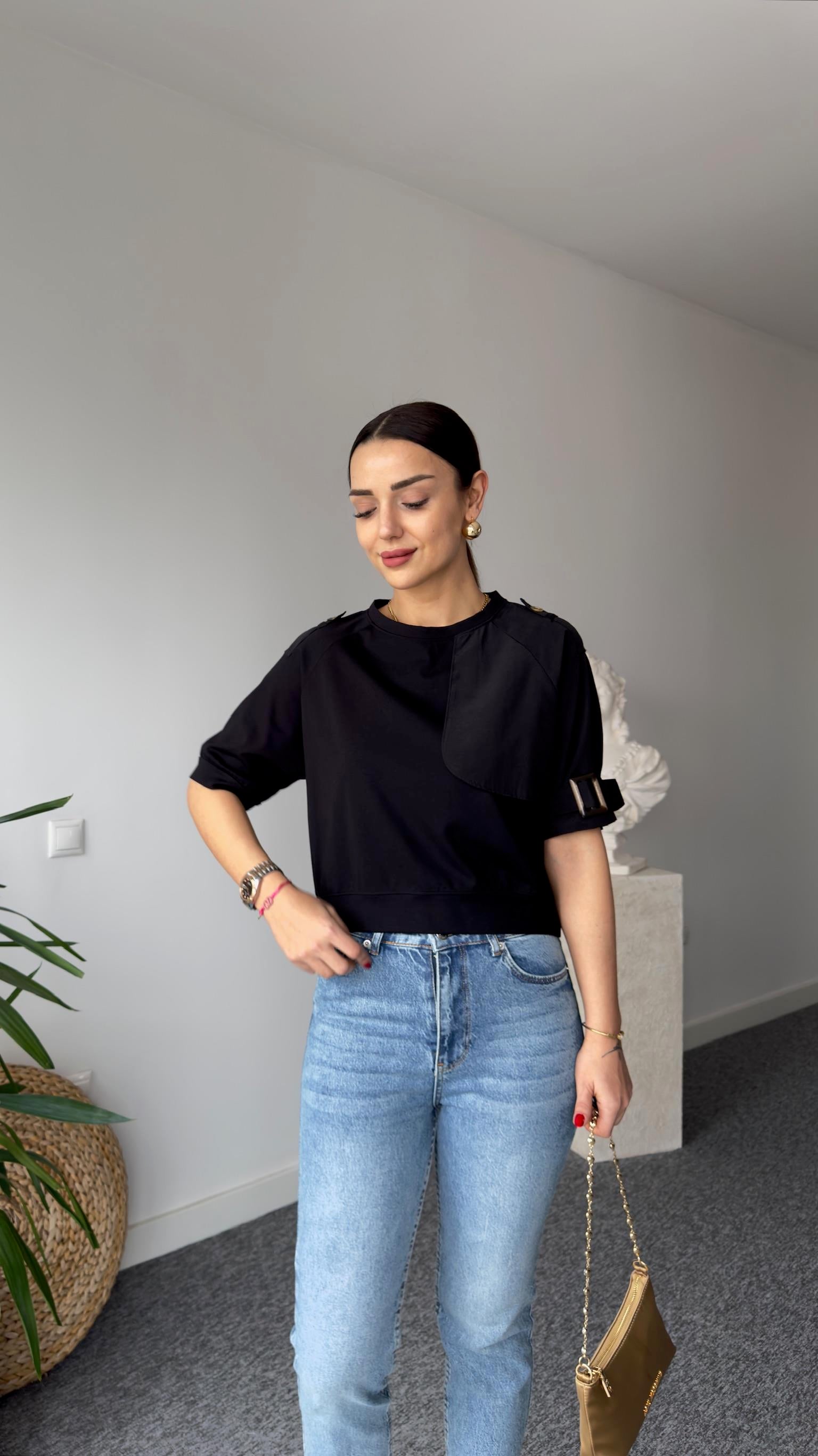Perla Poplin Detaylı Siyah Tshirt