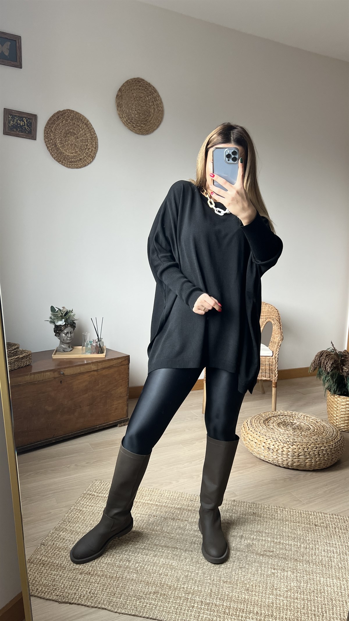 Yanları Yırtmaçlı Oversize Siyah Panço