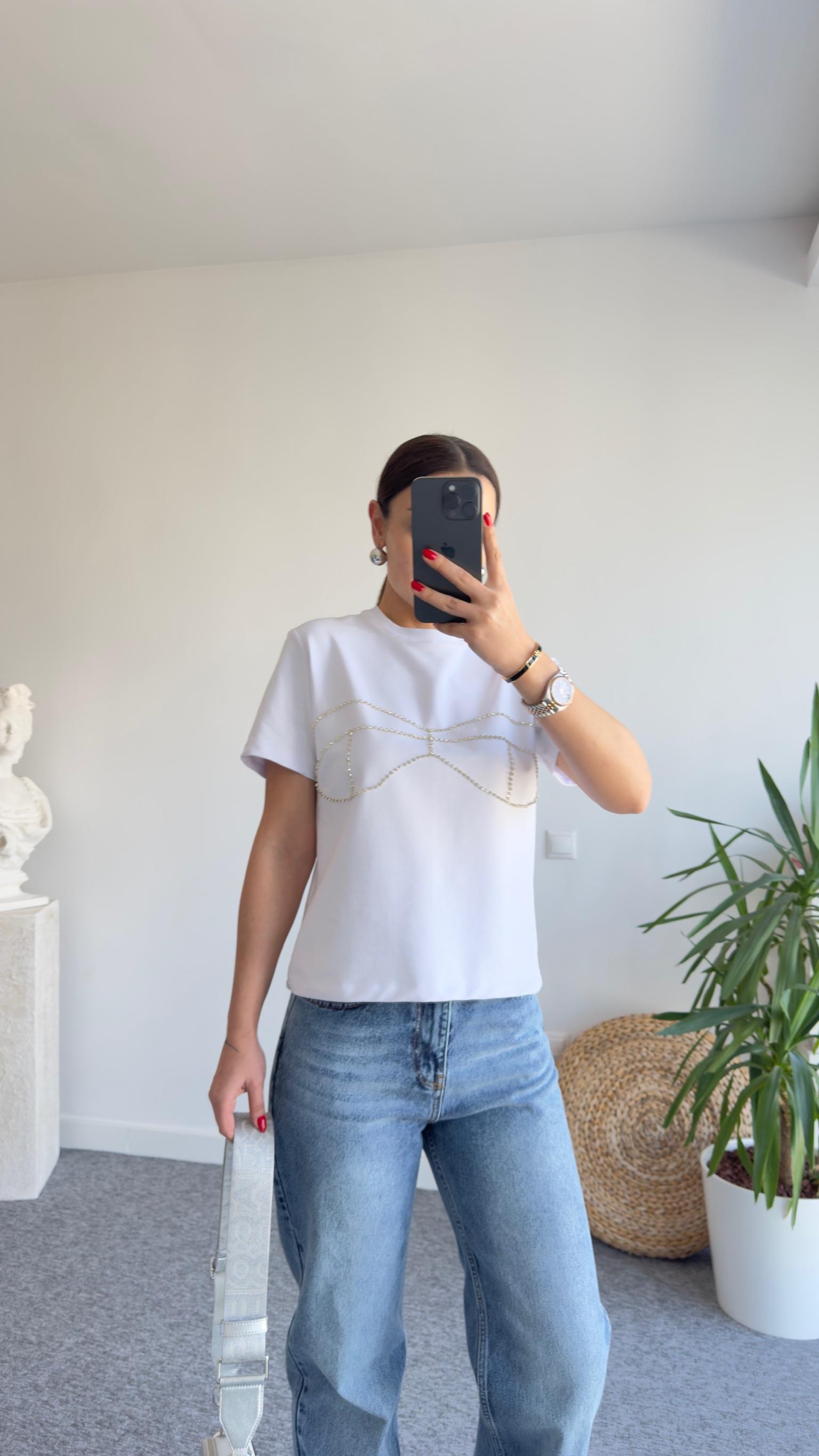 Ön Göğüs Taşlı Beyaz Tshirt 