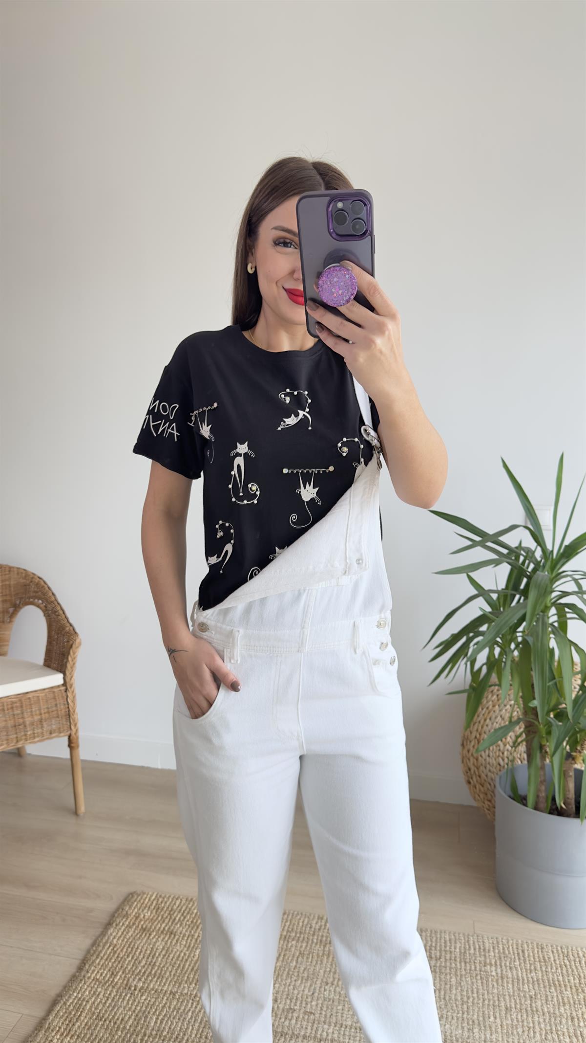 Kedili Siyah Taşlı Tshirt