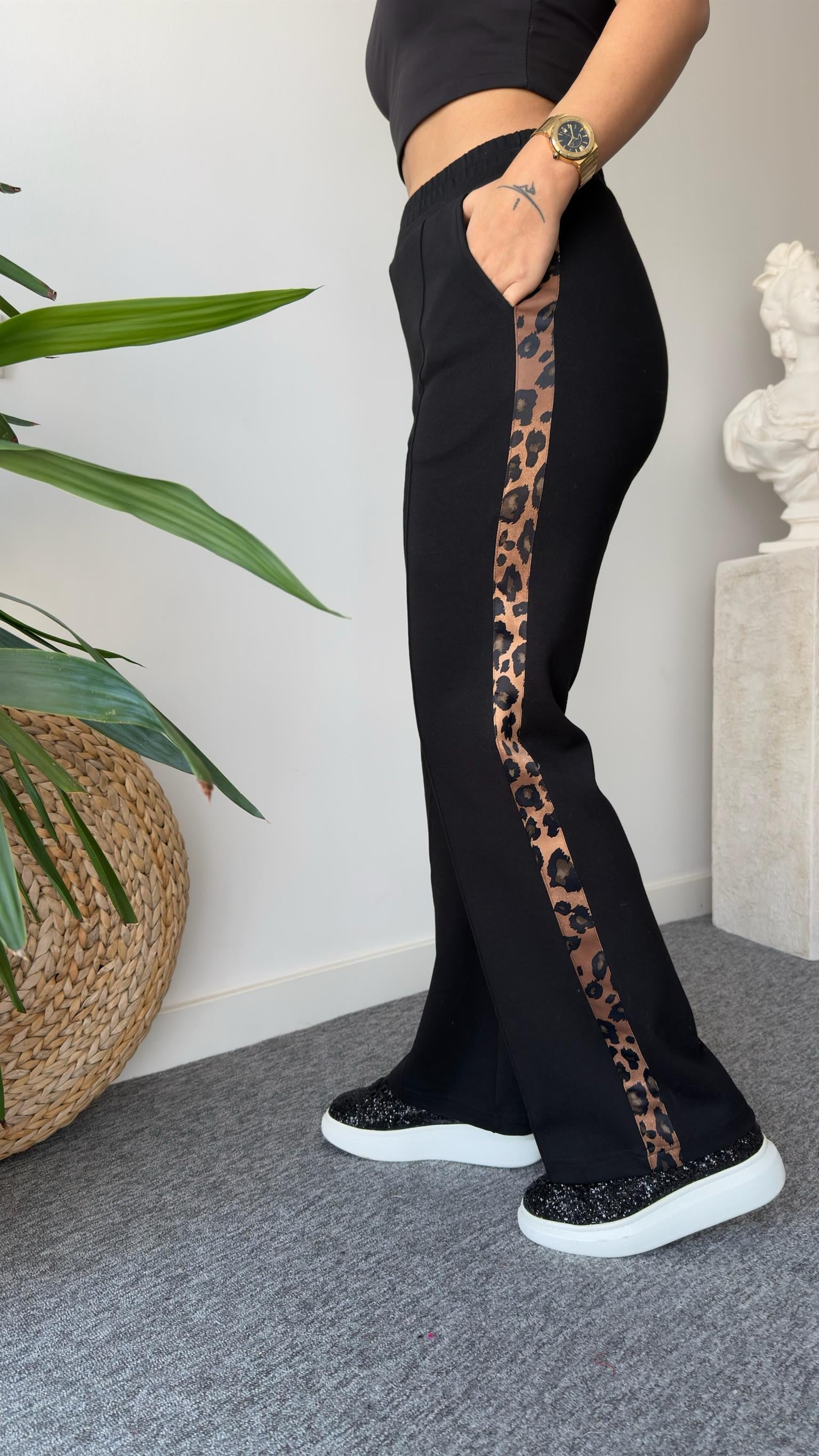 Ntwork Model Leopar Detaylı Yanlar Fermuarlı Takım