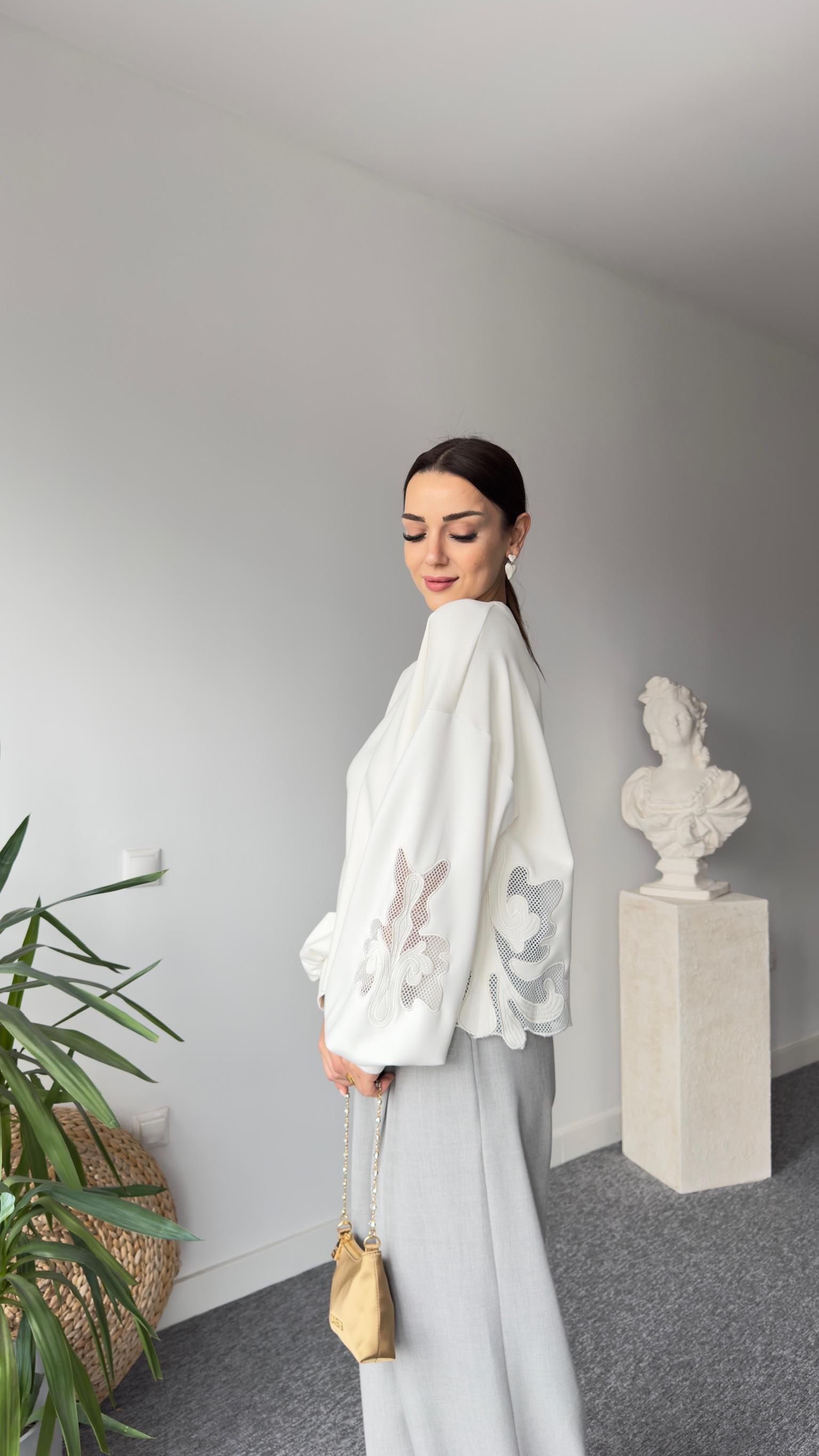 Orj Model Nakış Aplikeli Beyaz Sweat