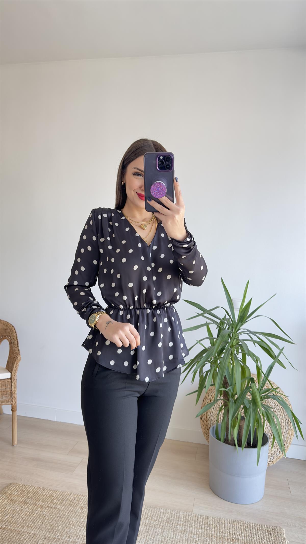 Vatkalı Puantiyeli Bluz