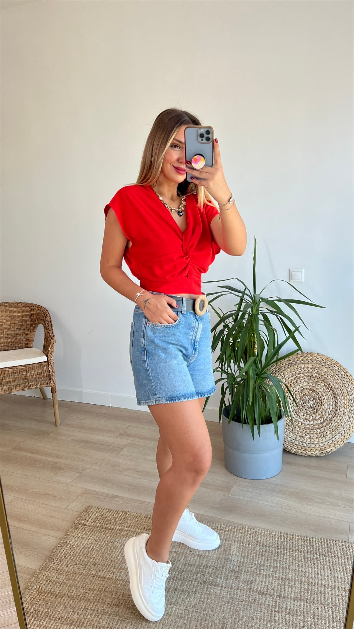 Düğüm Detaylı Kırmızı Bluz 