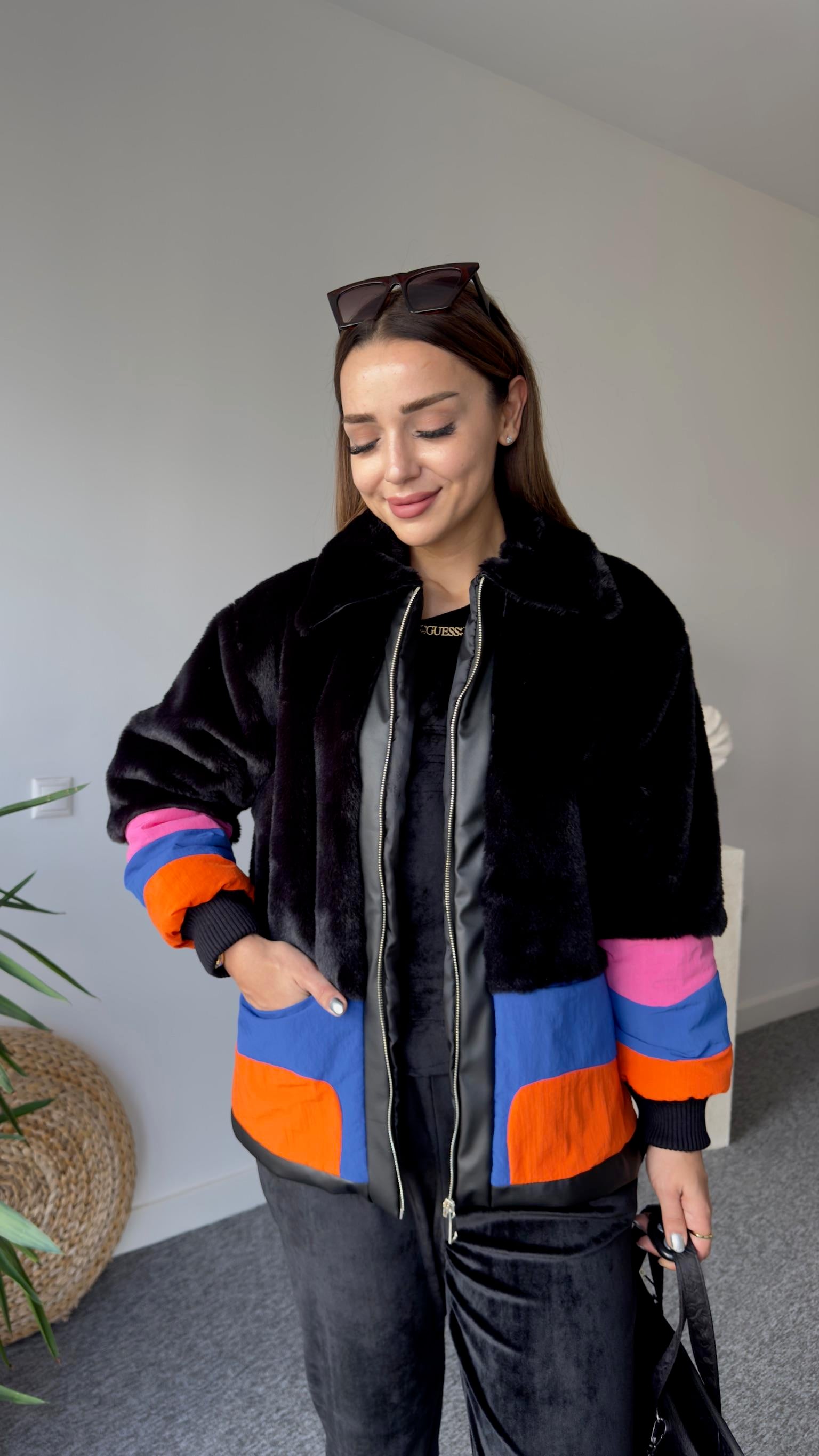Lion Renk Geçişli Siyah Peluş Mont