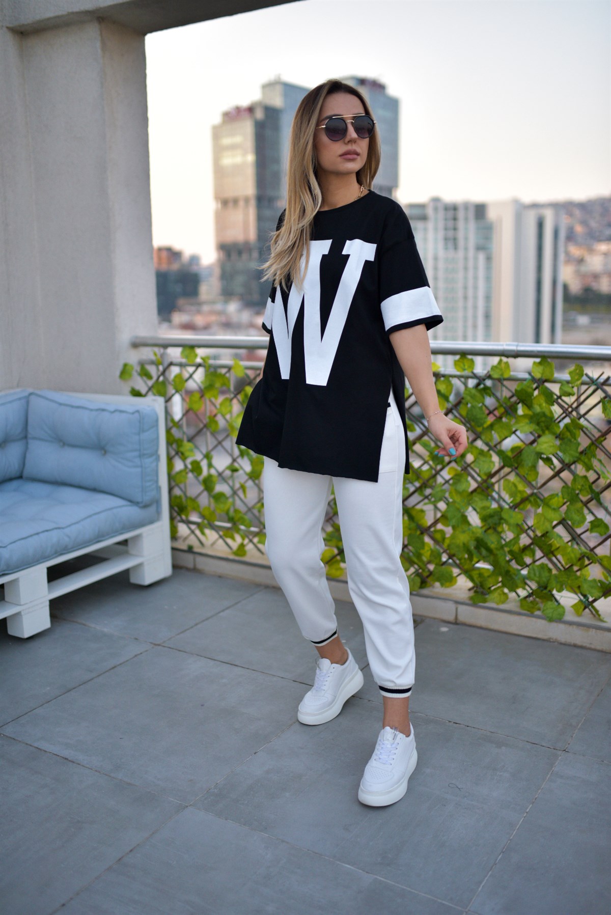 W  Siyah Tshirt