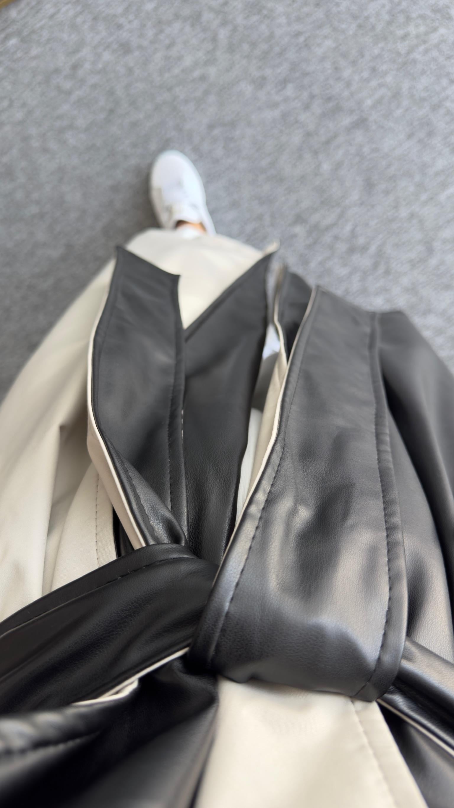 Jadis Siyah Deri Detaylı Trençkot