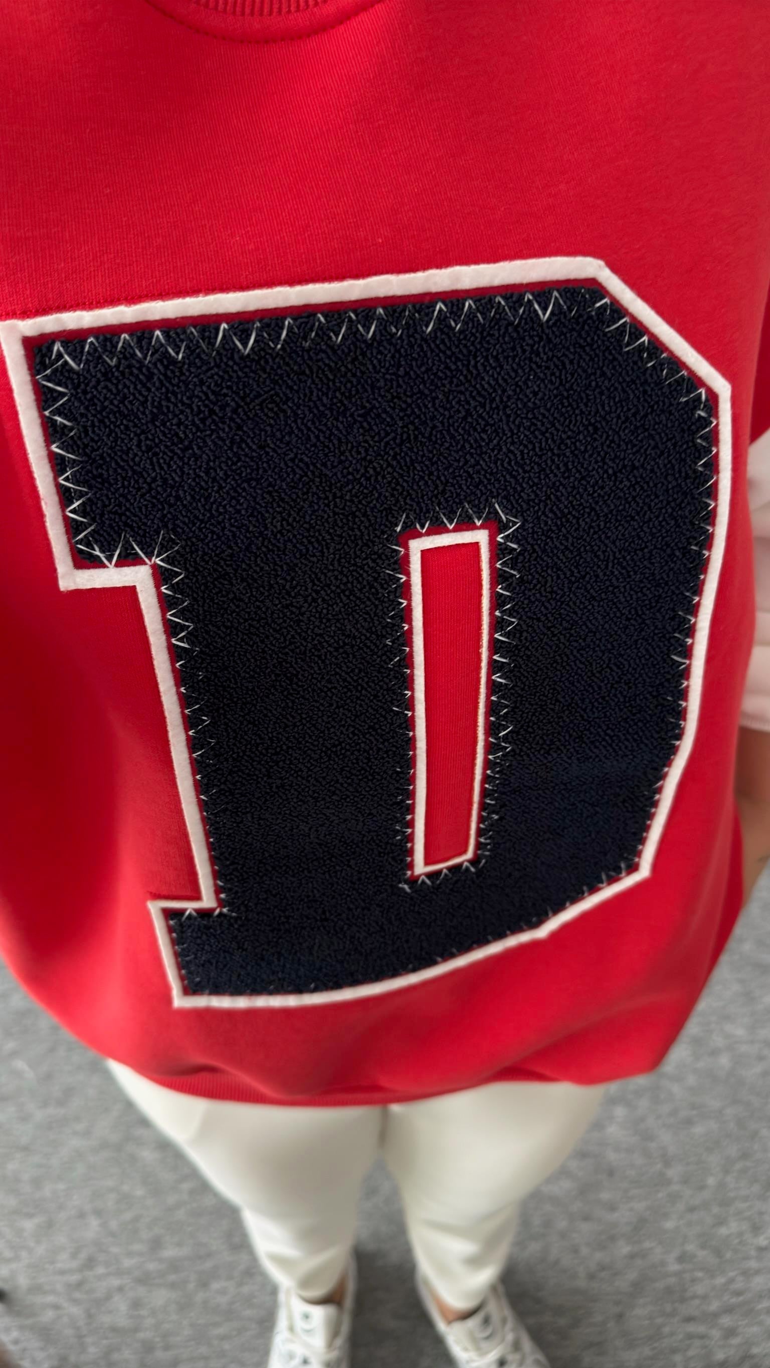 Kırmızı Rimen D Nakışlı Sweatshirt