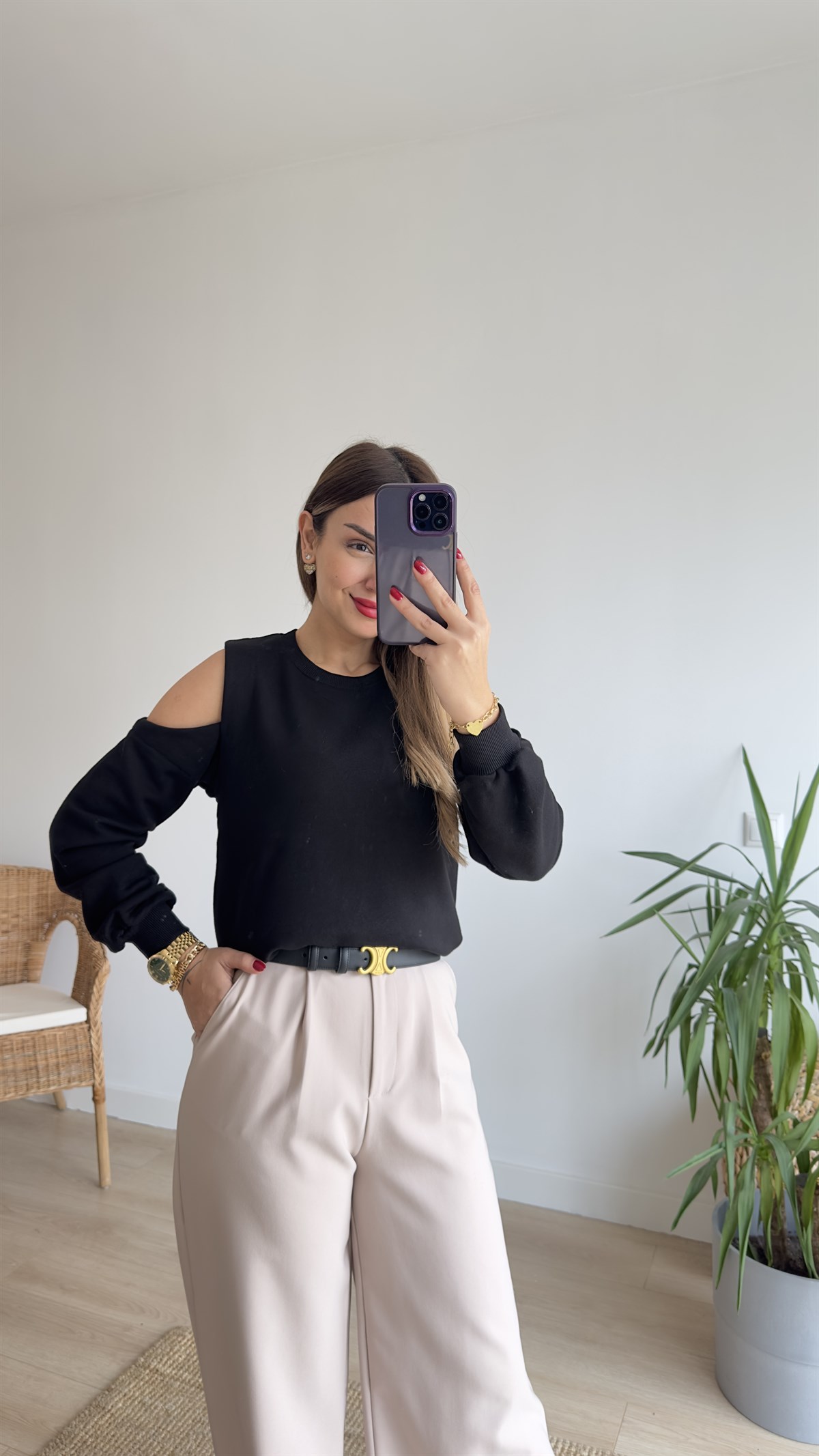 Omuzları Açık Siyah Sweat
