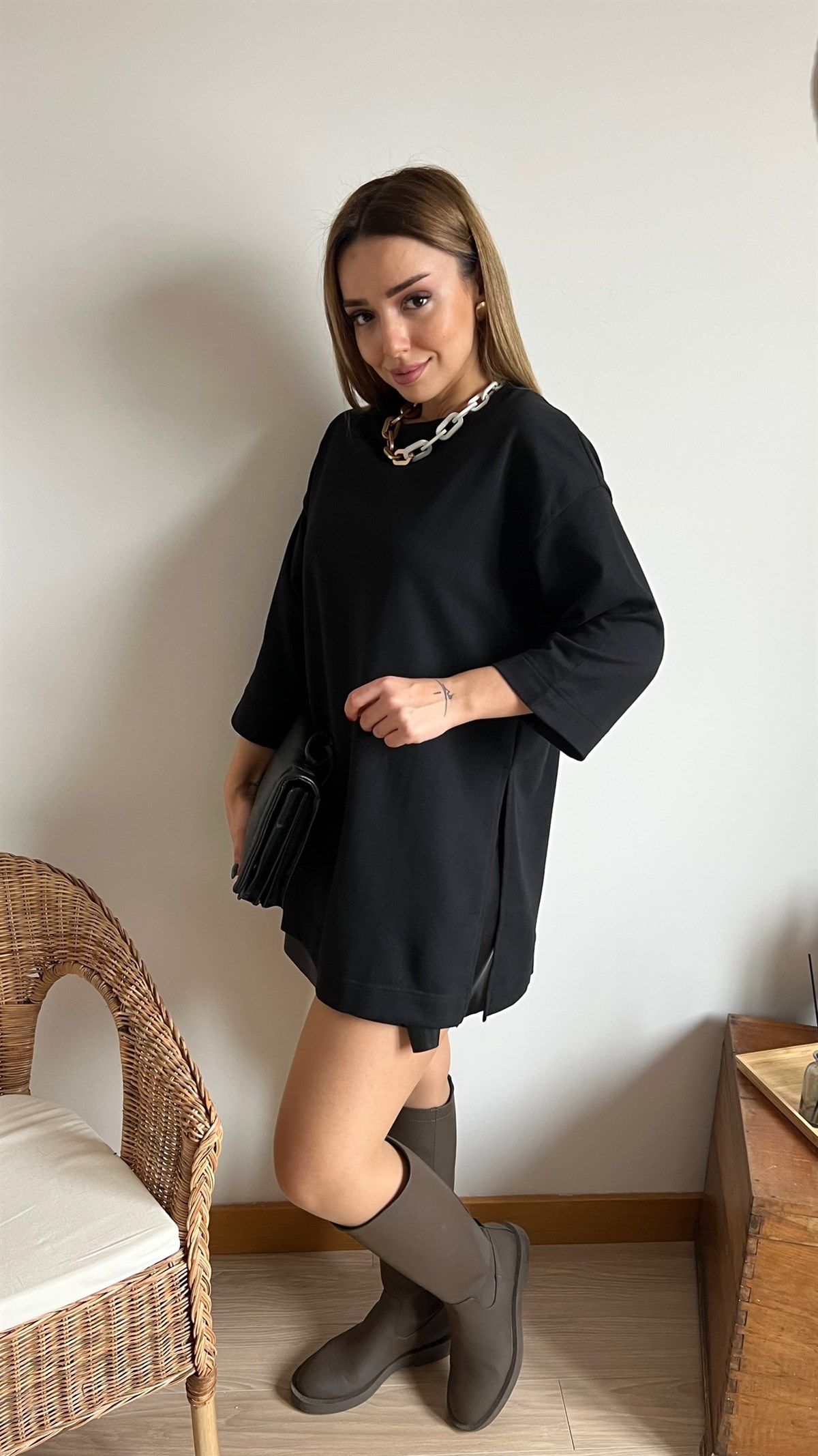 Yırtmaçlı Siyah Basic