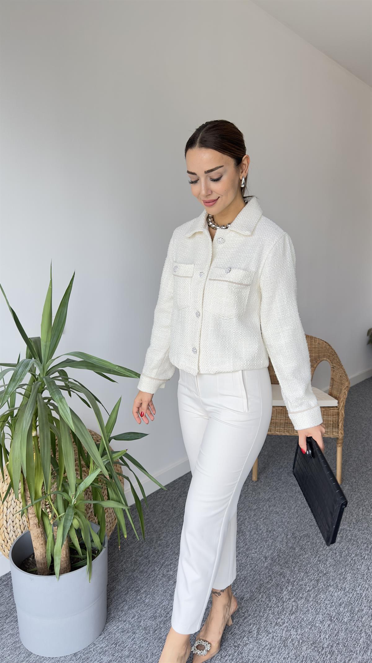 Zr Model Ekru Taşlı Tüvit Ceket