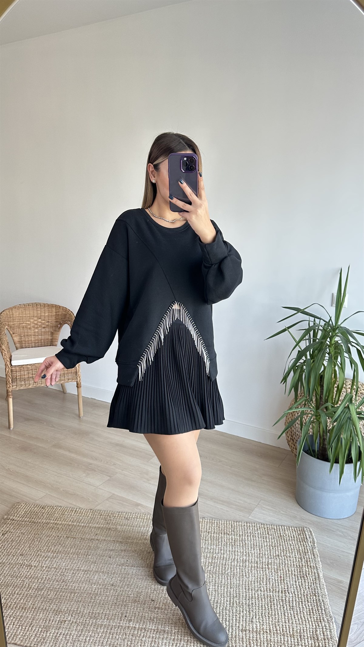 Üç İplik Önü V Taş Detaylı Tasarım Sweat