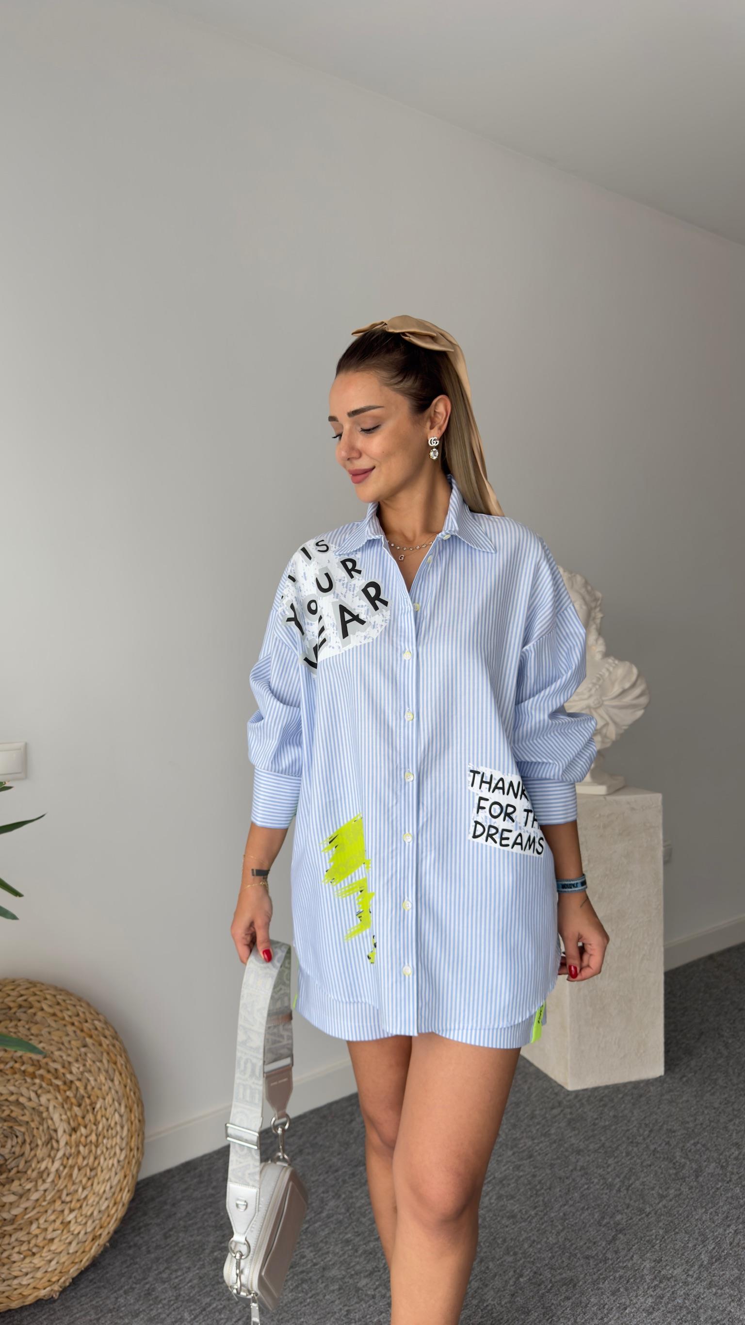 Yazılı Arkası Tül Detaylı Çizgili Gömlek