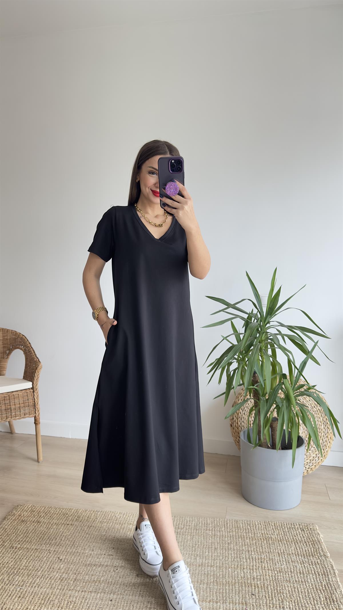 V Yaka Siyah Basic Elbise