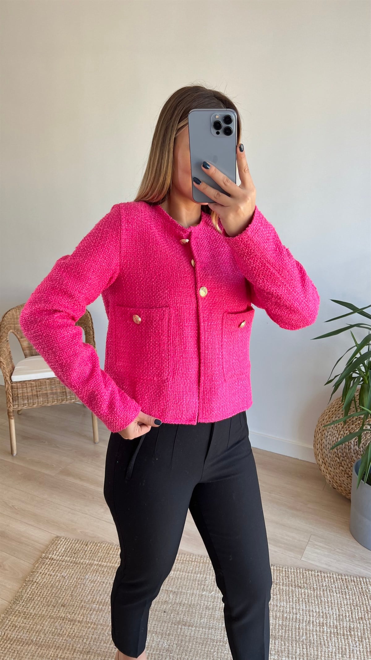  Gold Düğmeli Pembe Ceket