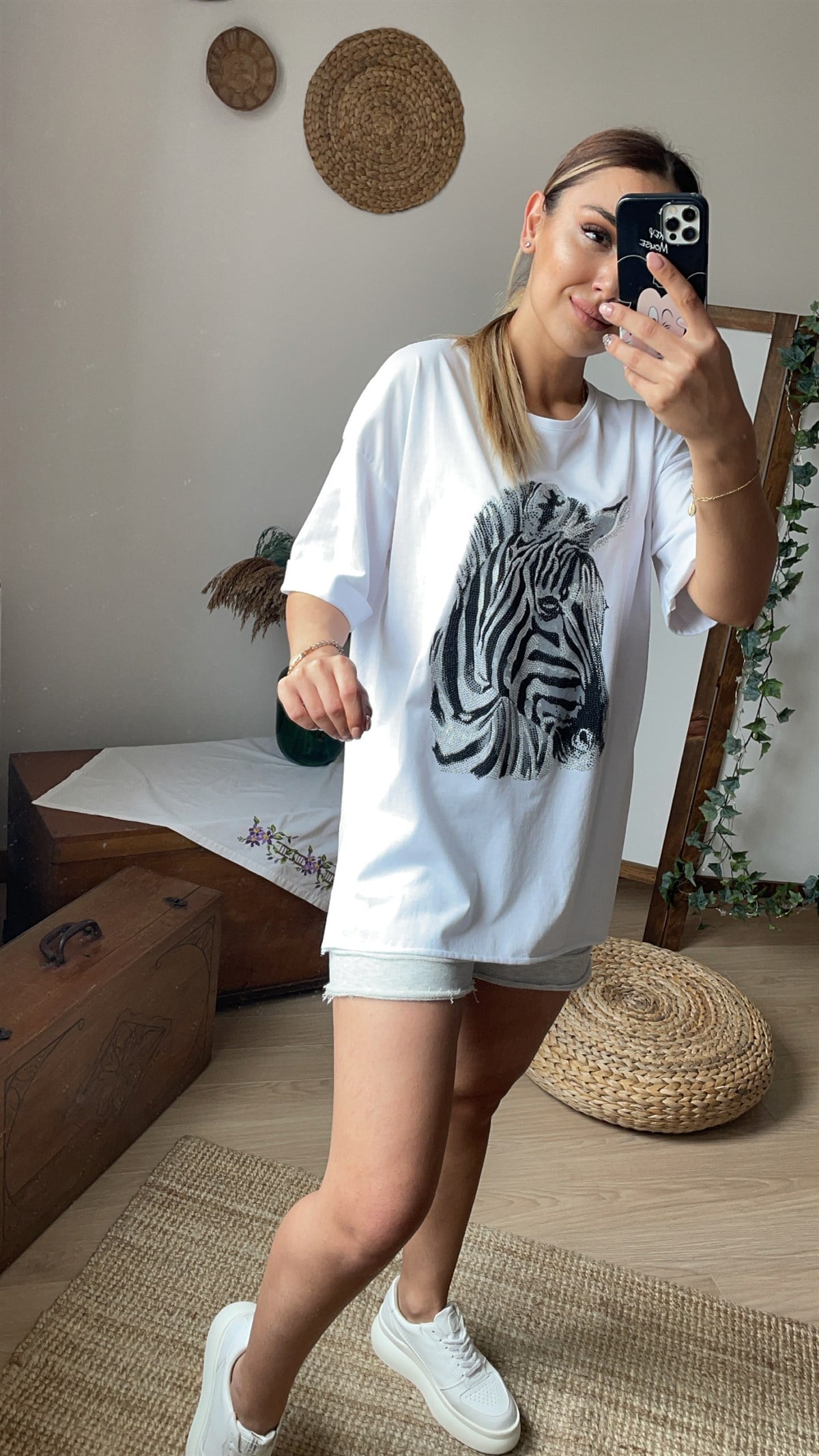 Taş İşlemeli Beyaz Zebra Tshirt