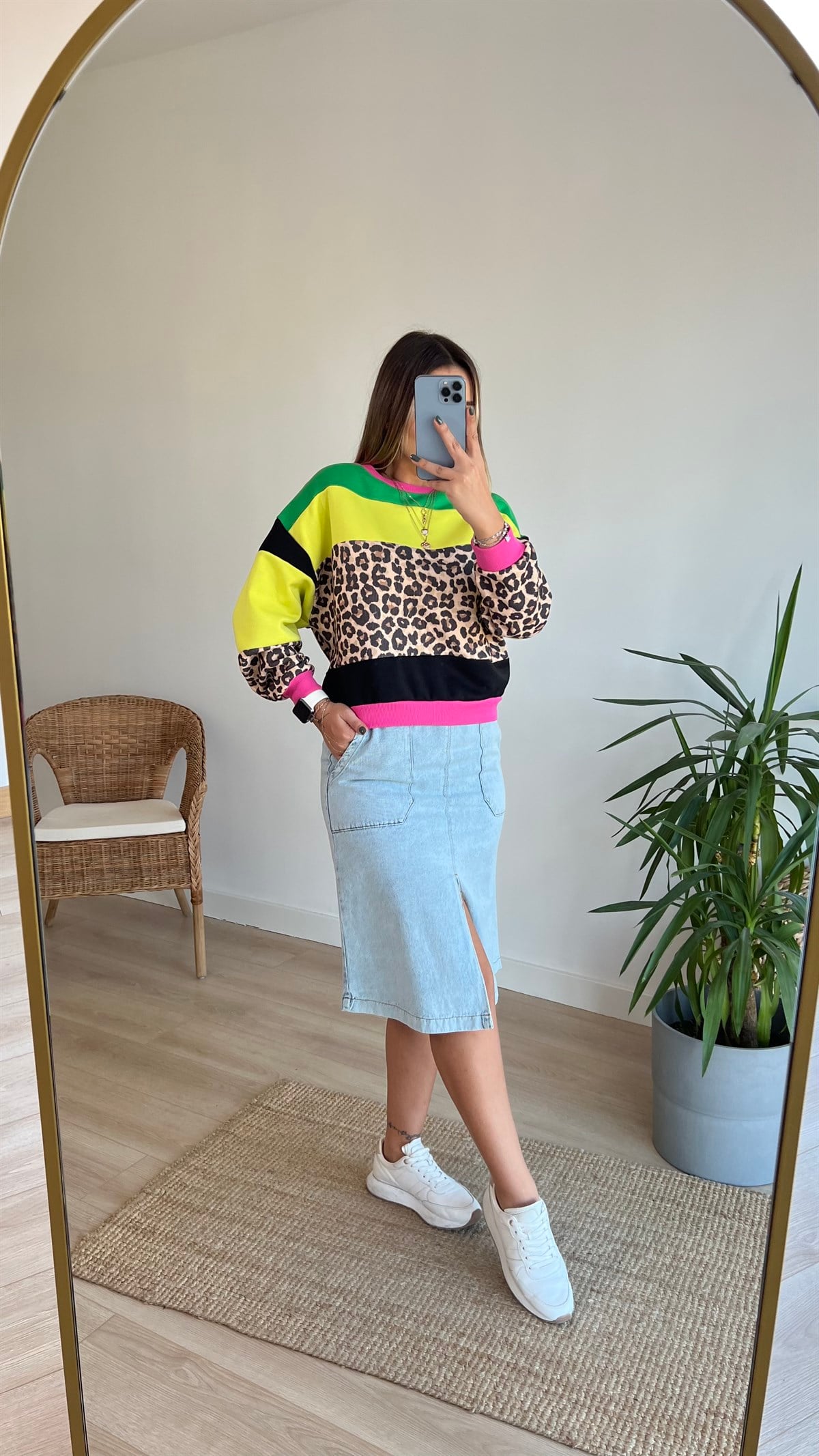 Neon Şerit Detaylı Leopar Sweat