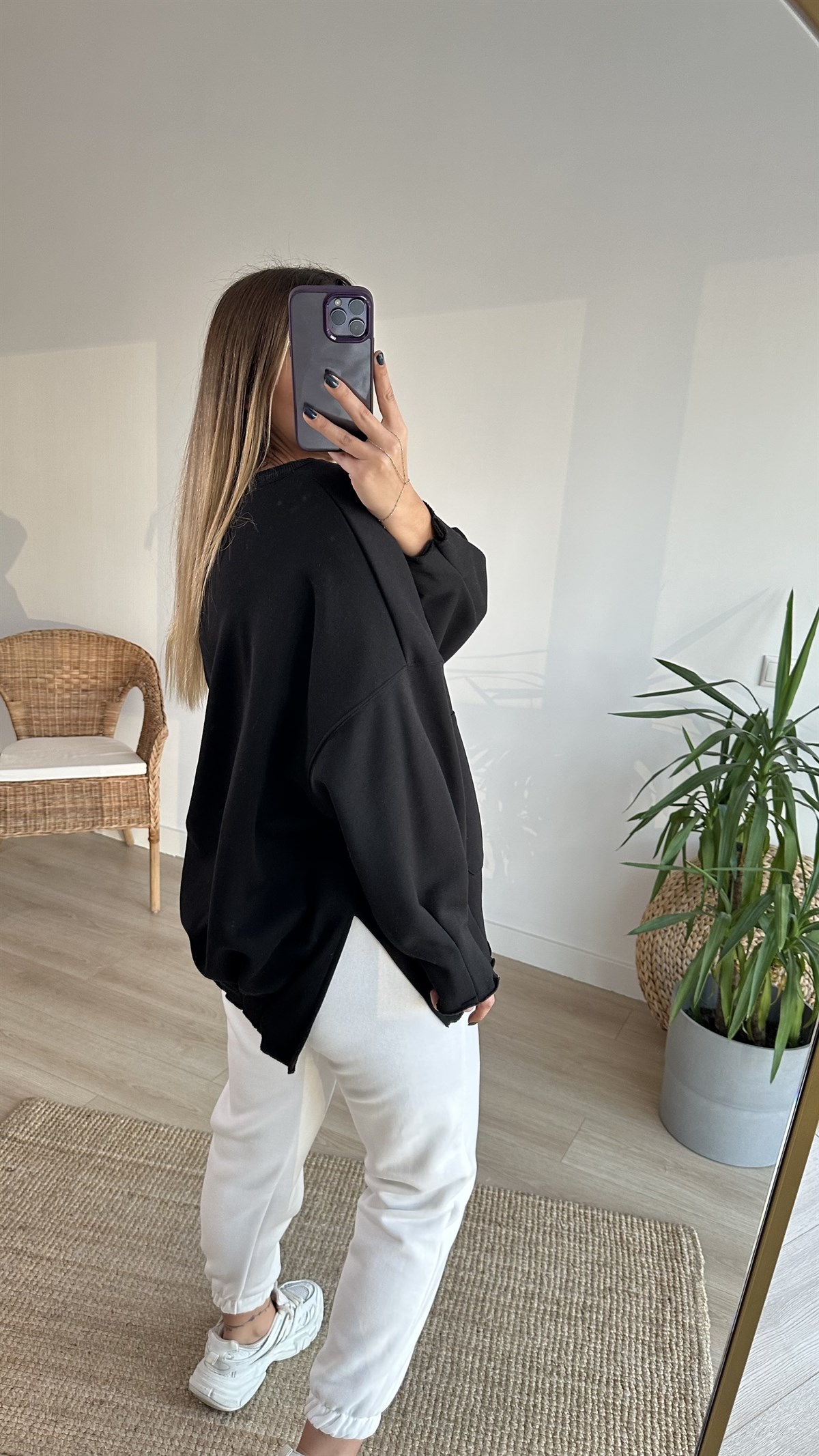 Pileli Yanları Yırtmaçlı Siyah Sweat