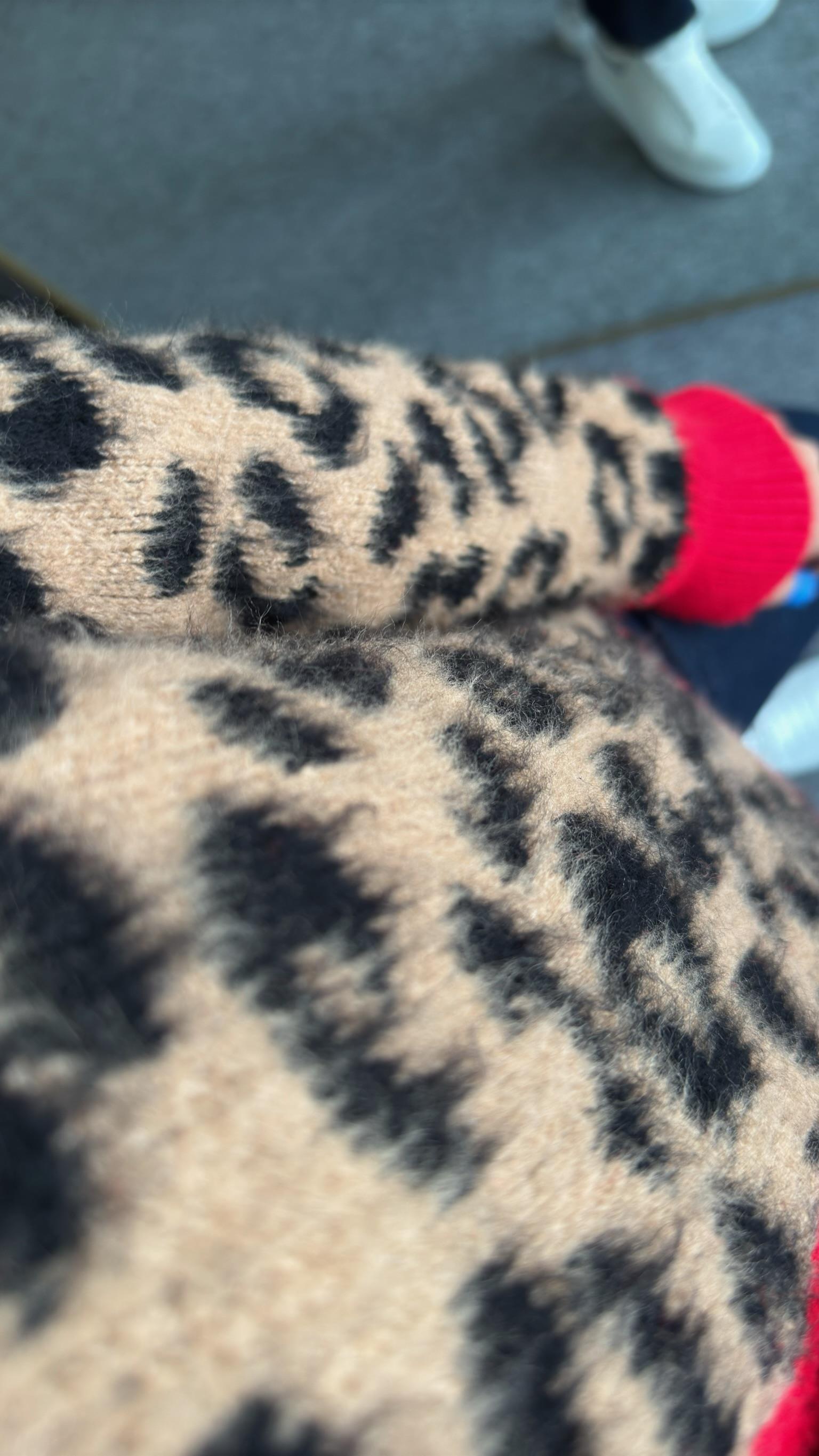 Mateo Kırmızı Şeritli Leopar Hırka