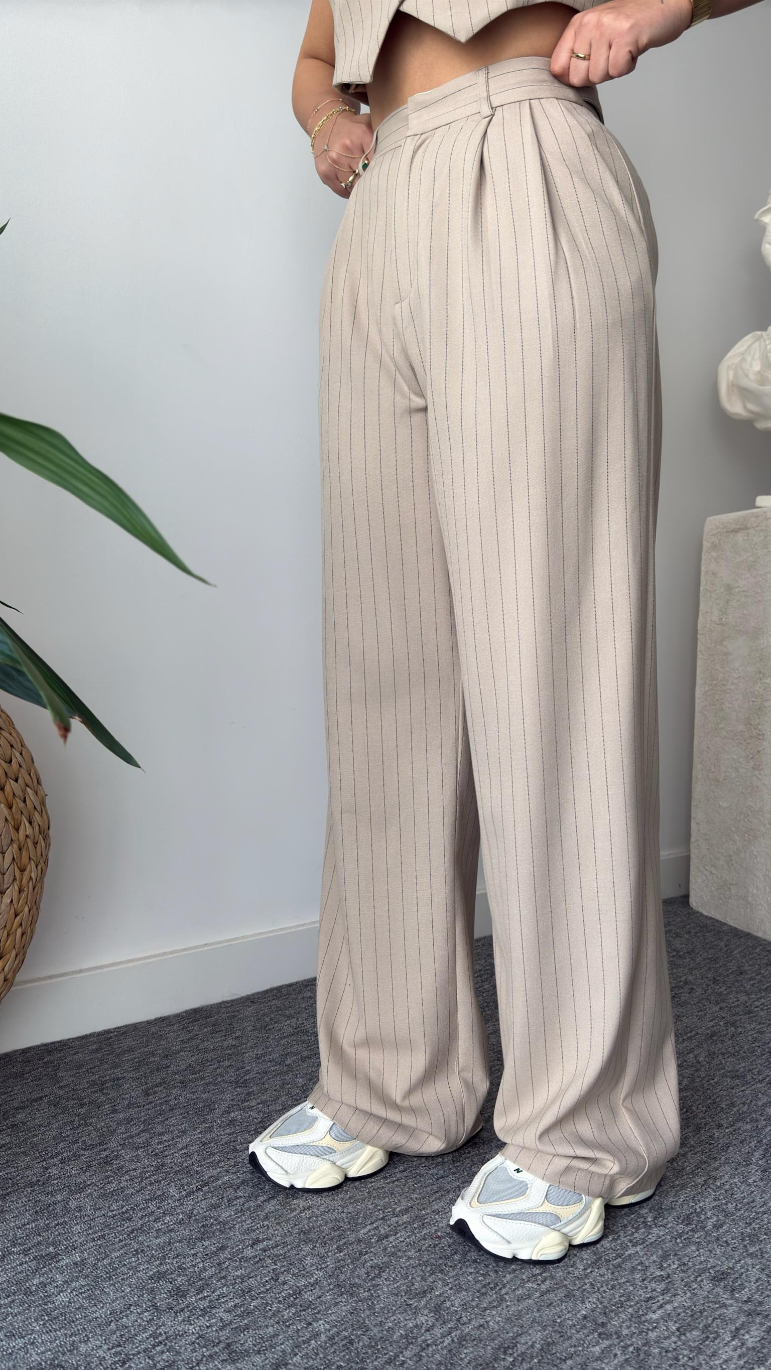 Hues Çizgili Bel Detaylı Bej Pantolon