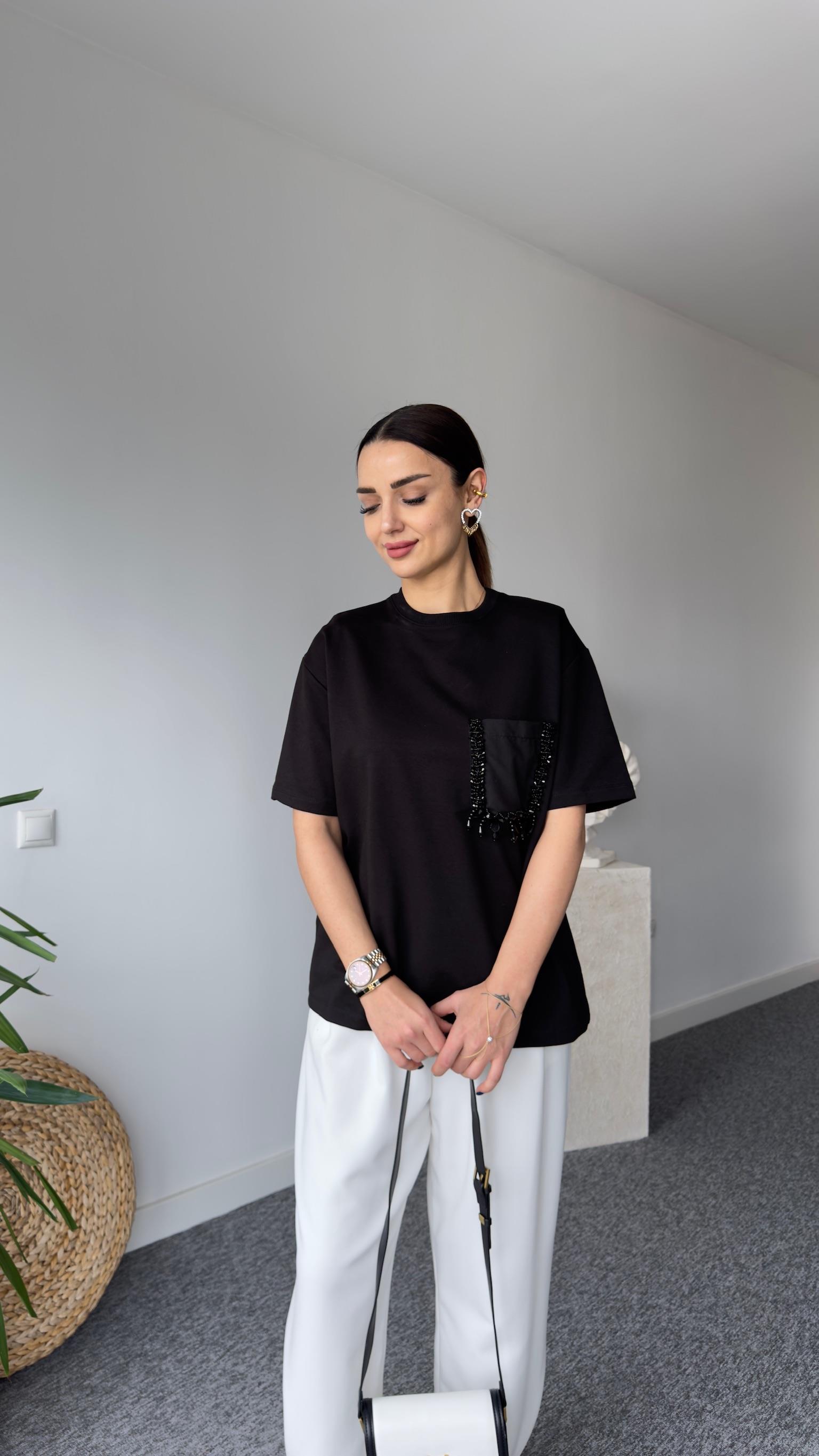Veal Cebi Taş Detaylı Siyah Tshirt