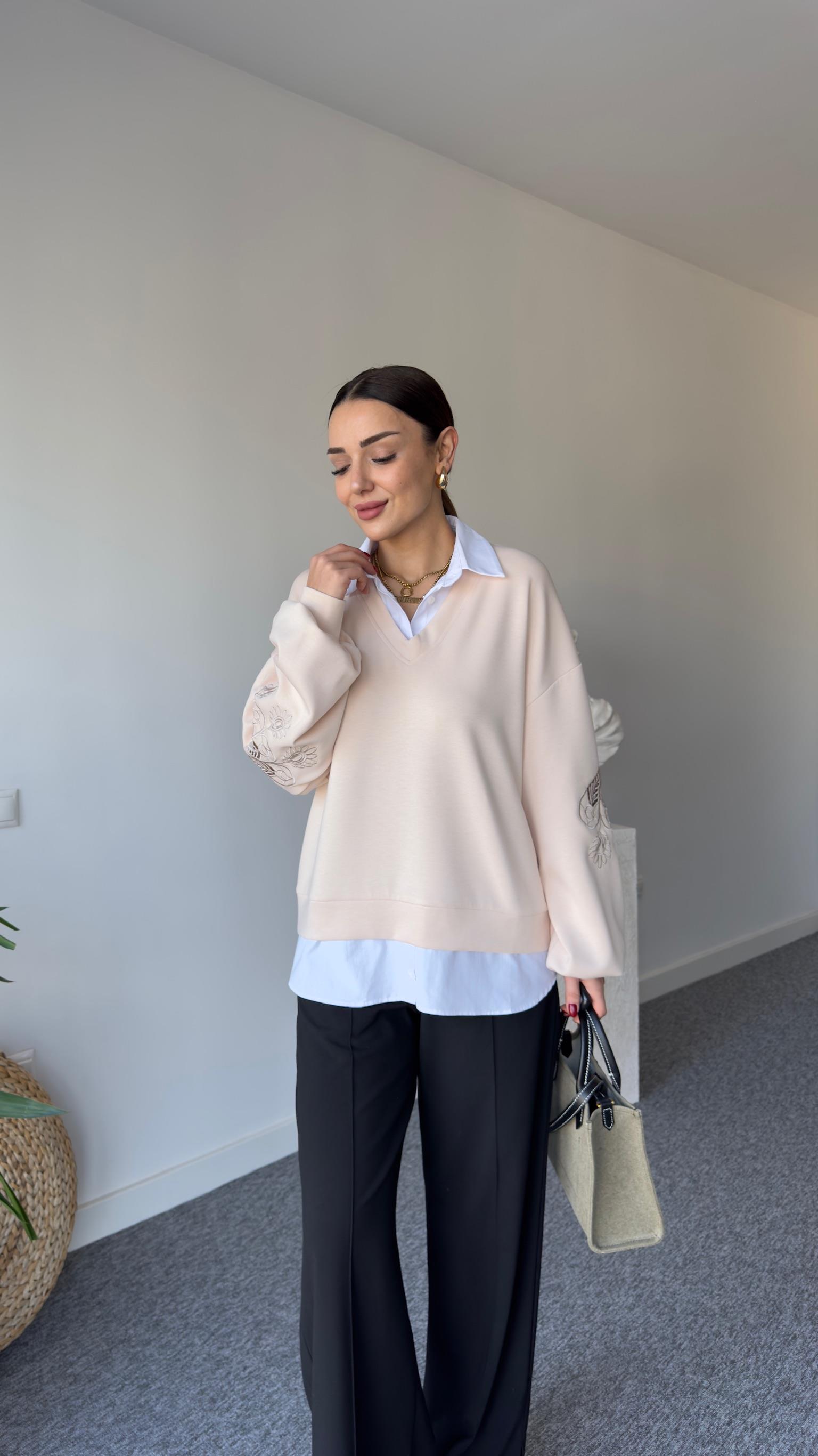 Gömlek Detaylı Kollar Aplikeli Bej Modal Sweat