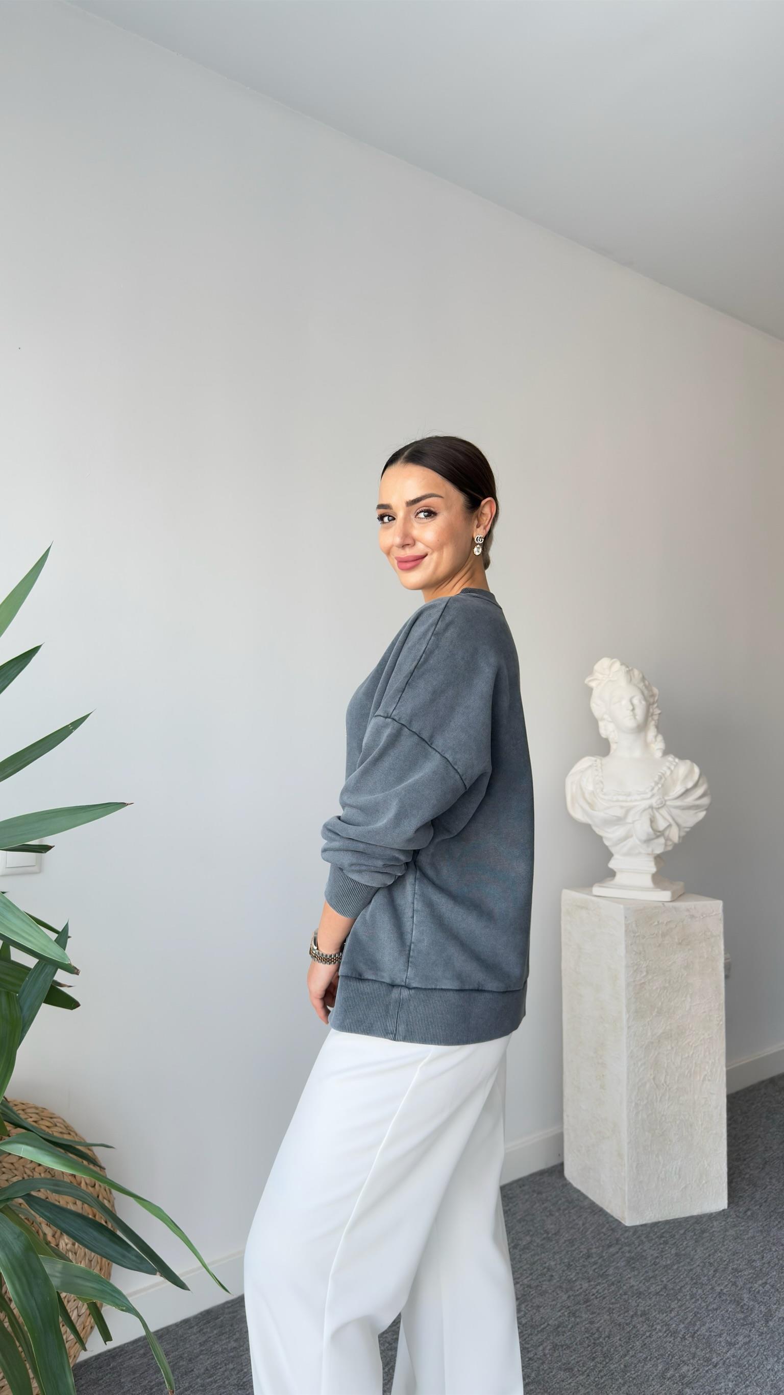 Ginow Sarkıt Taş Detaylı Sweatshirt