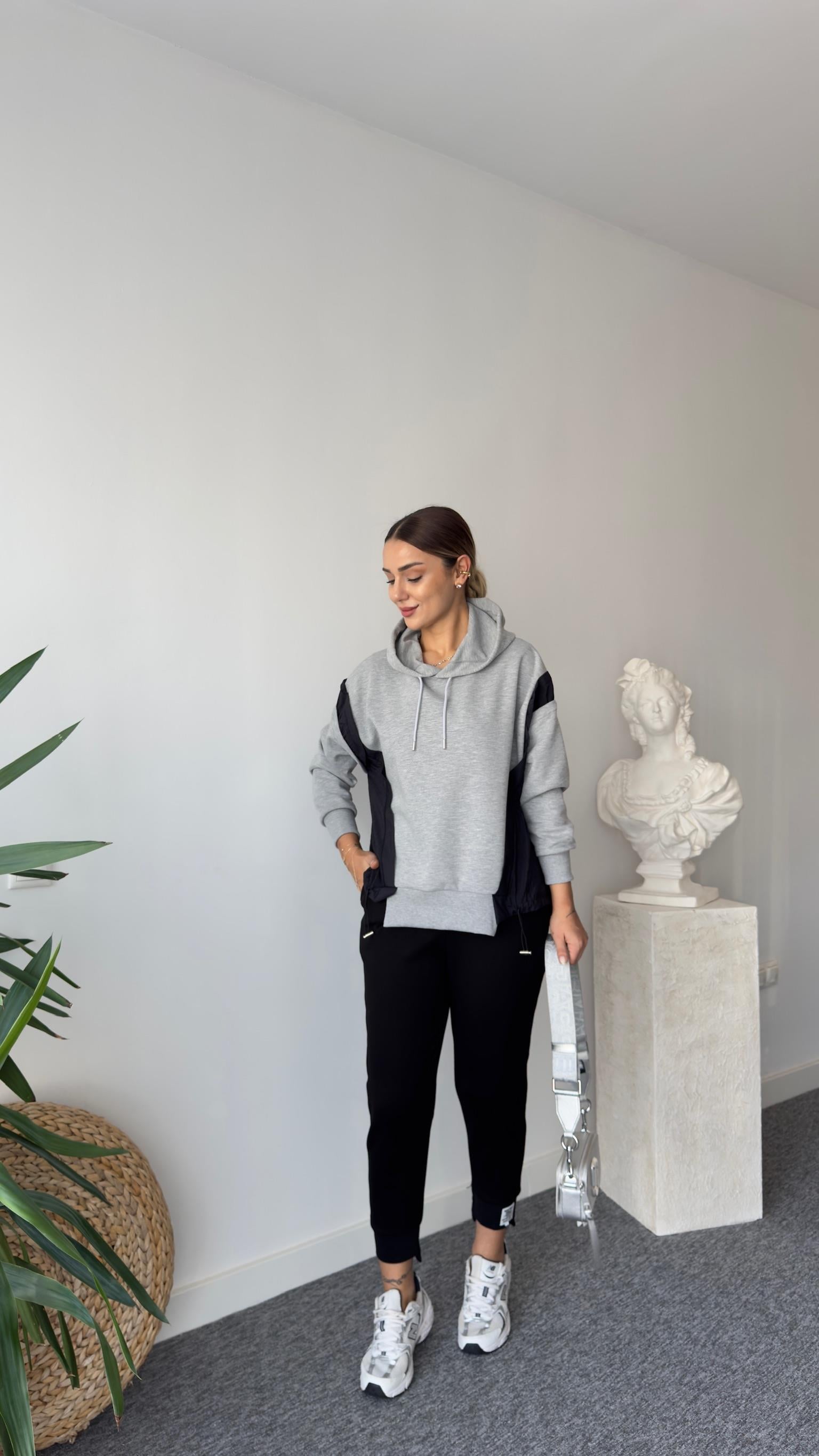 Fayra Siyah Paraşüt Detaylı Gri Sweatshirt