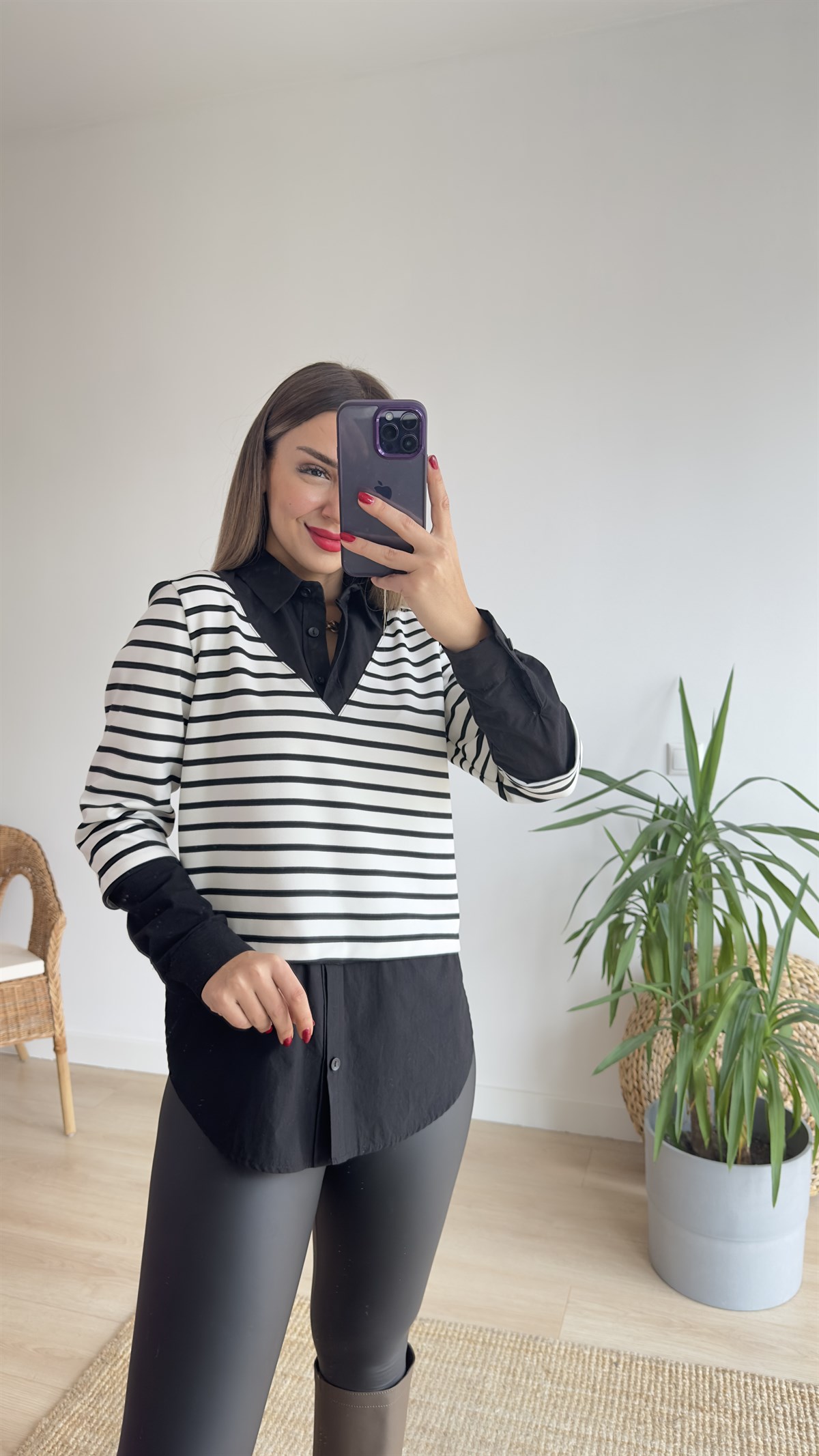 Siyah Gömlek Detaylı Çizgili Sweat