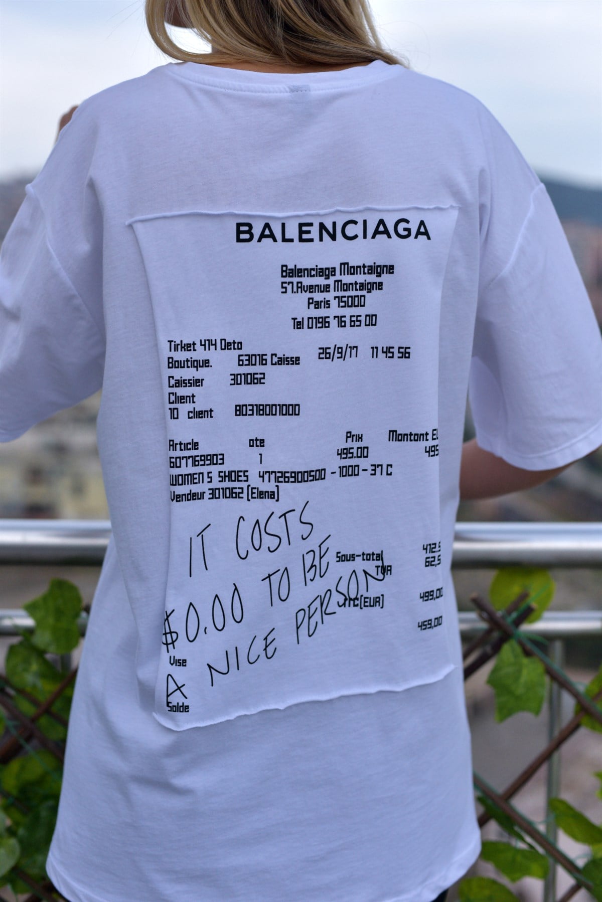 Sırtı Yazı Detaylı Balenciaga Tshirt