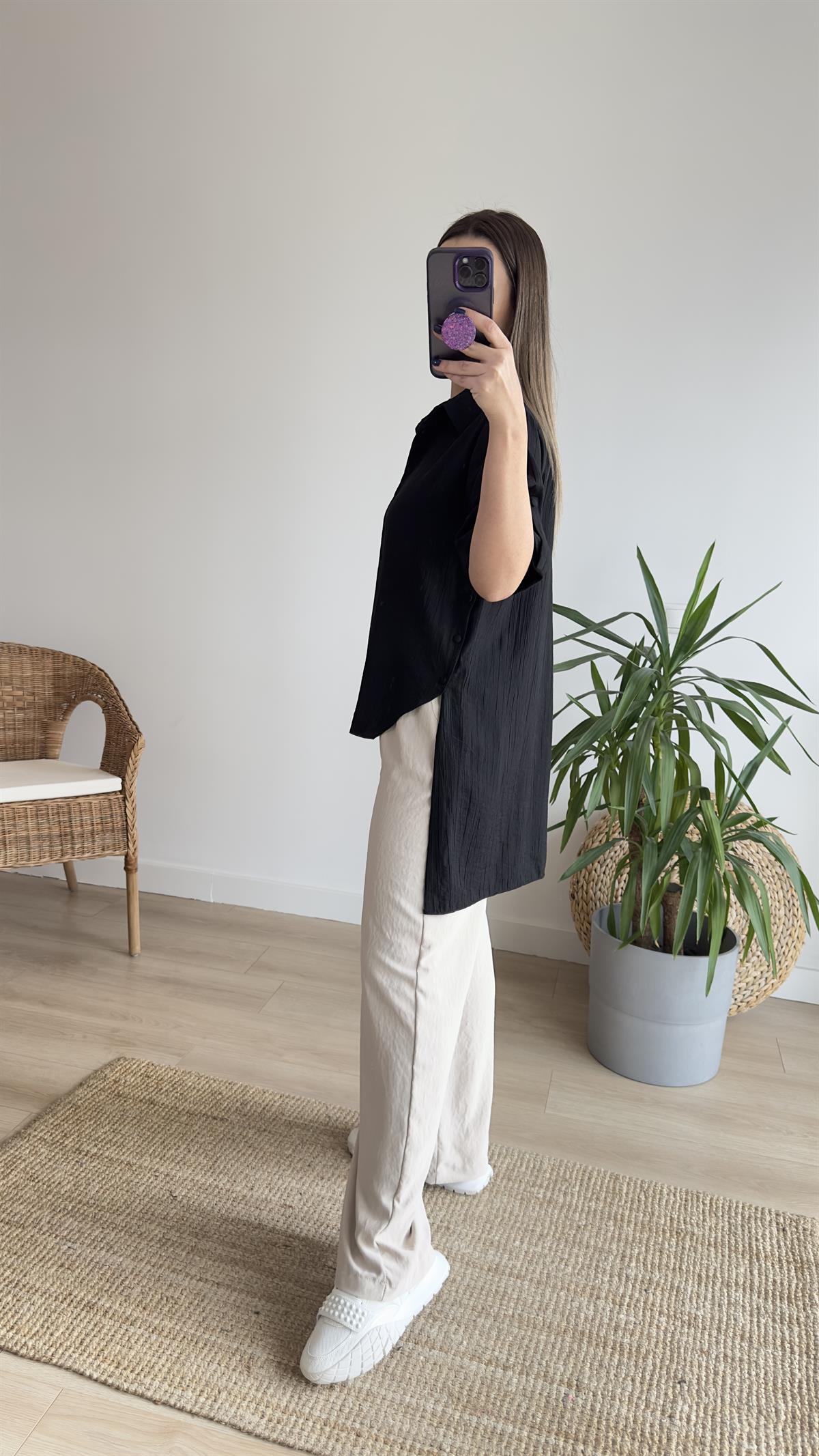 Yanları Düğme Detay Siyah Gömlek