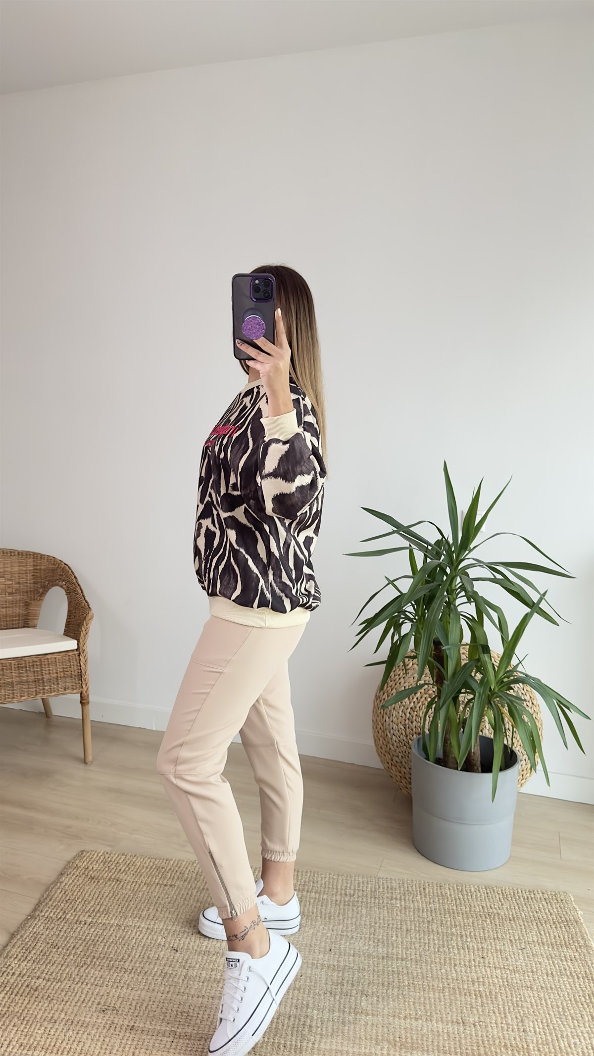Kırmızı Nakış Yazılı Zebra Desenli Sweat