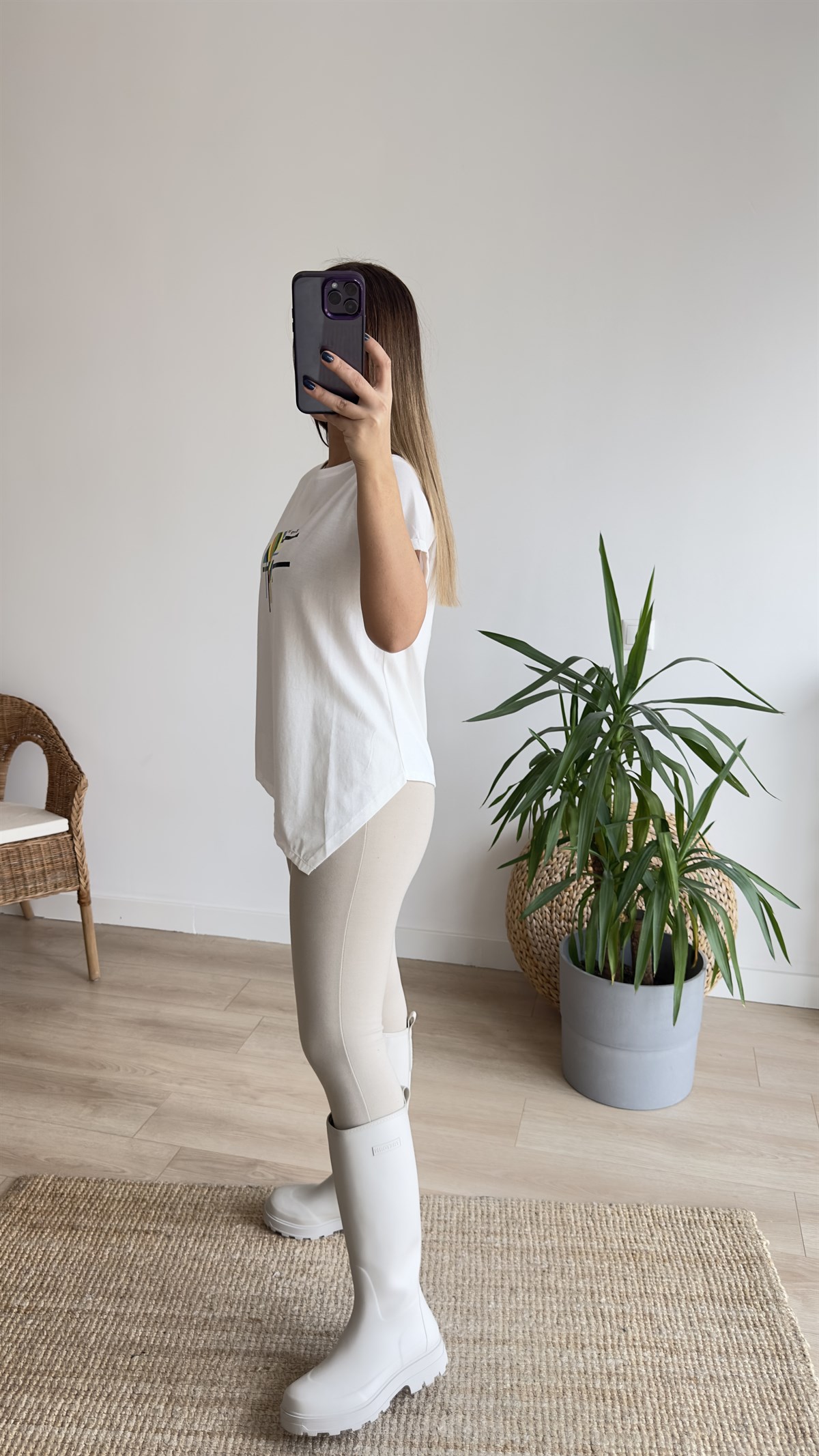 Asimetrik Renkli Baskı Beyaz Tshirt