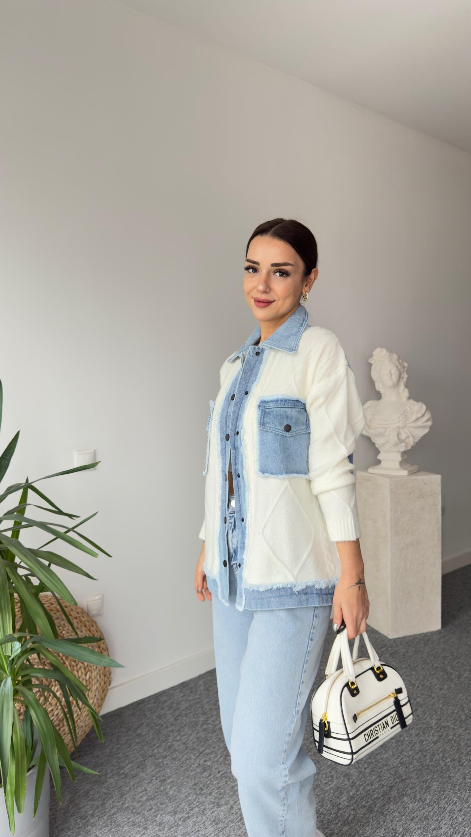 Daisi Kot Detaylı Beyaz Triko Hırka