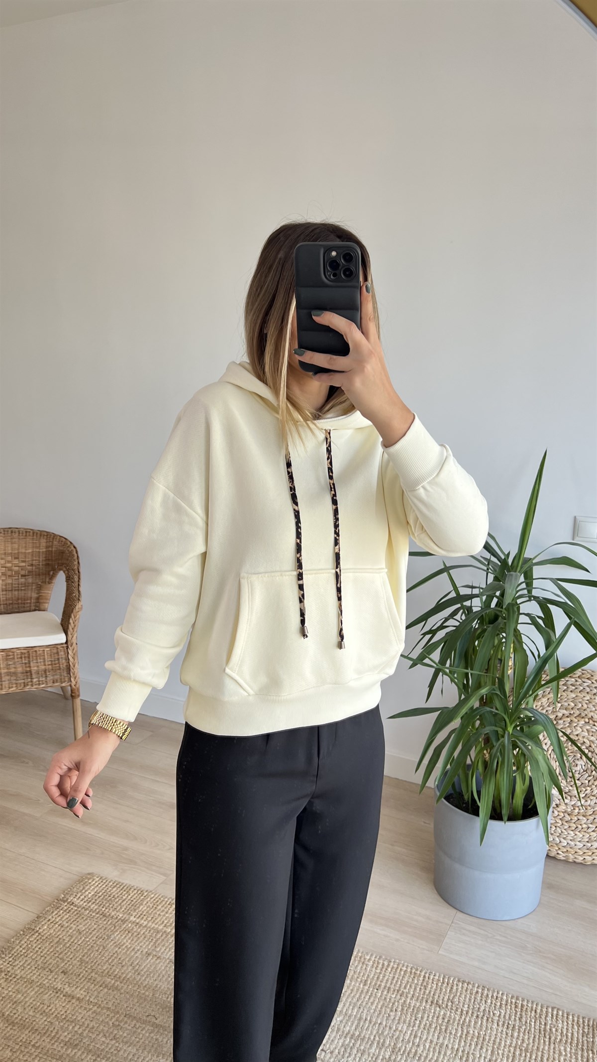 Sırtı Leopar Detay Kapüşonlu Beyaz Sweatshirt